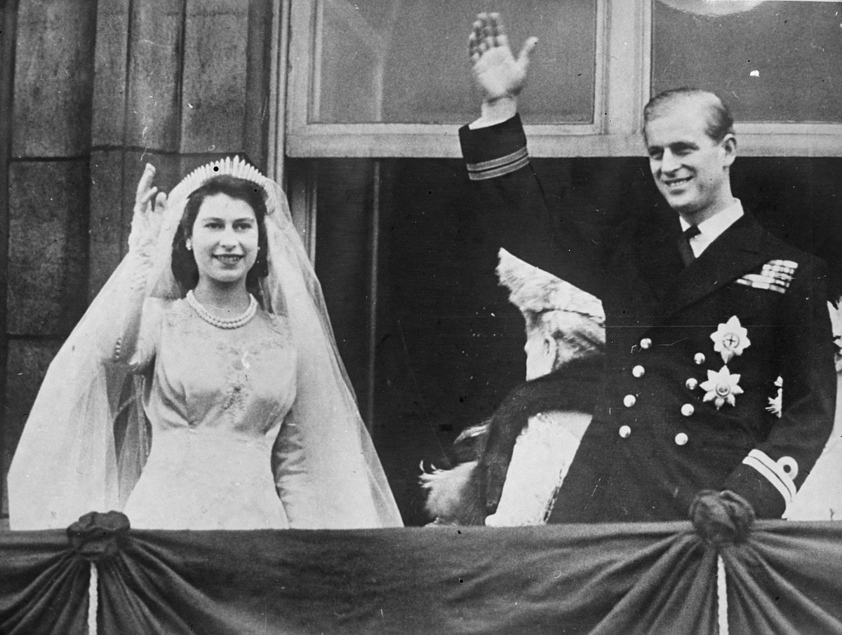 La Principessa Elisabetta e il Principe Filippo sul balcone, 1947