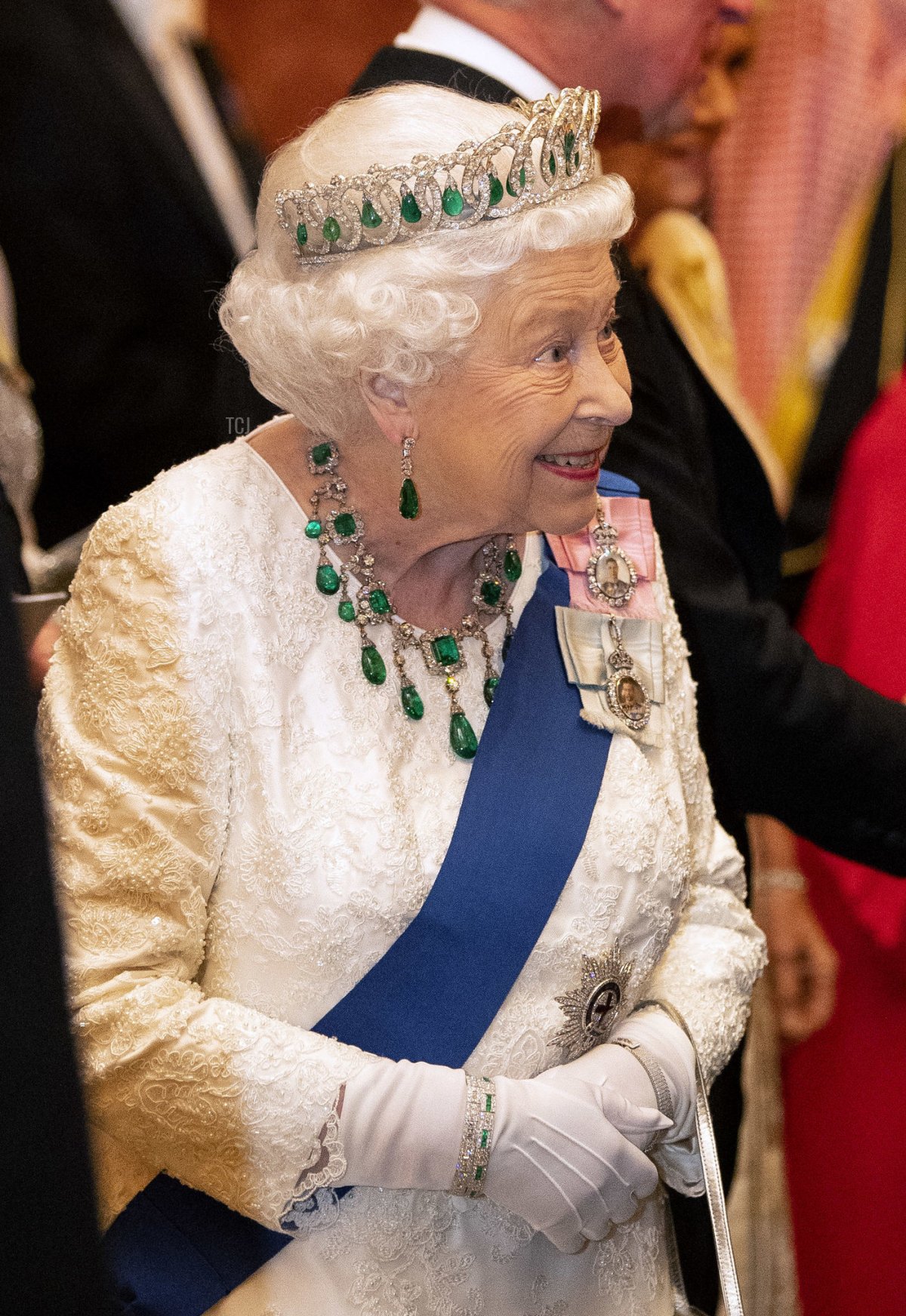 La Regina Elisabetta II a una ricezione serale per membri del Corpo Diplomatico a Buckingham Palace l'11 dicembre 2019 a Londra, Inghilterra