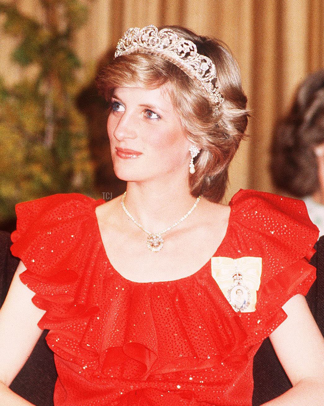 La Principessa Diana in Australia indossando una tiara.