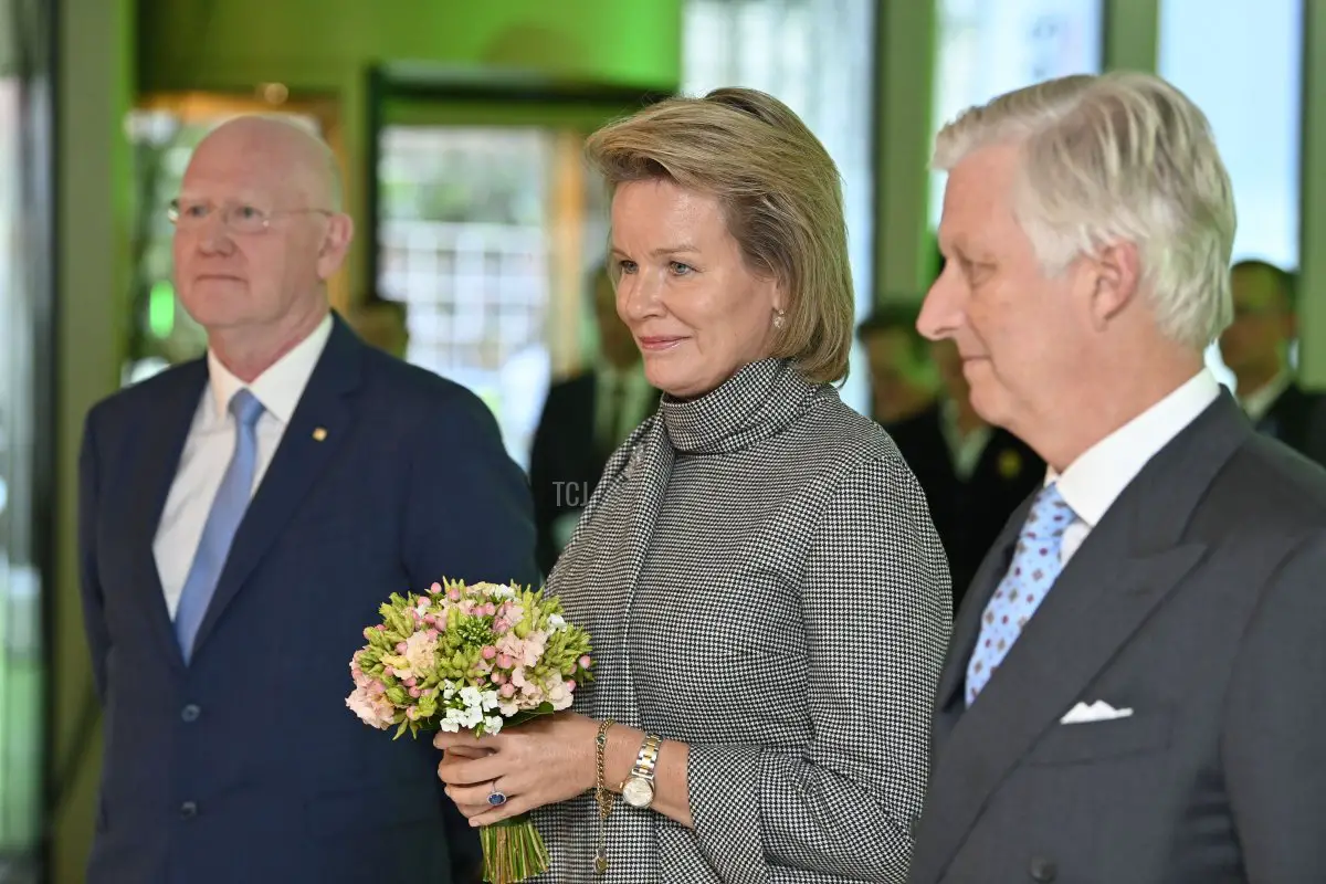 Queen Mathilde of Belgium (L) and King Philippe of Belgium (R) attended the opening at the BNP Paribas Fortis headquarters in Brussels on September 28, 2022