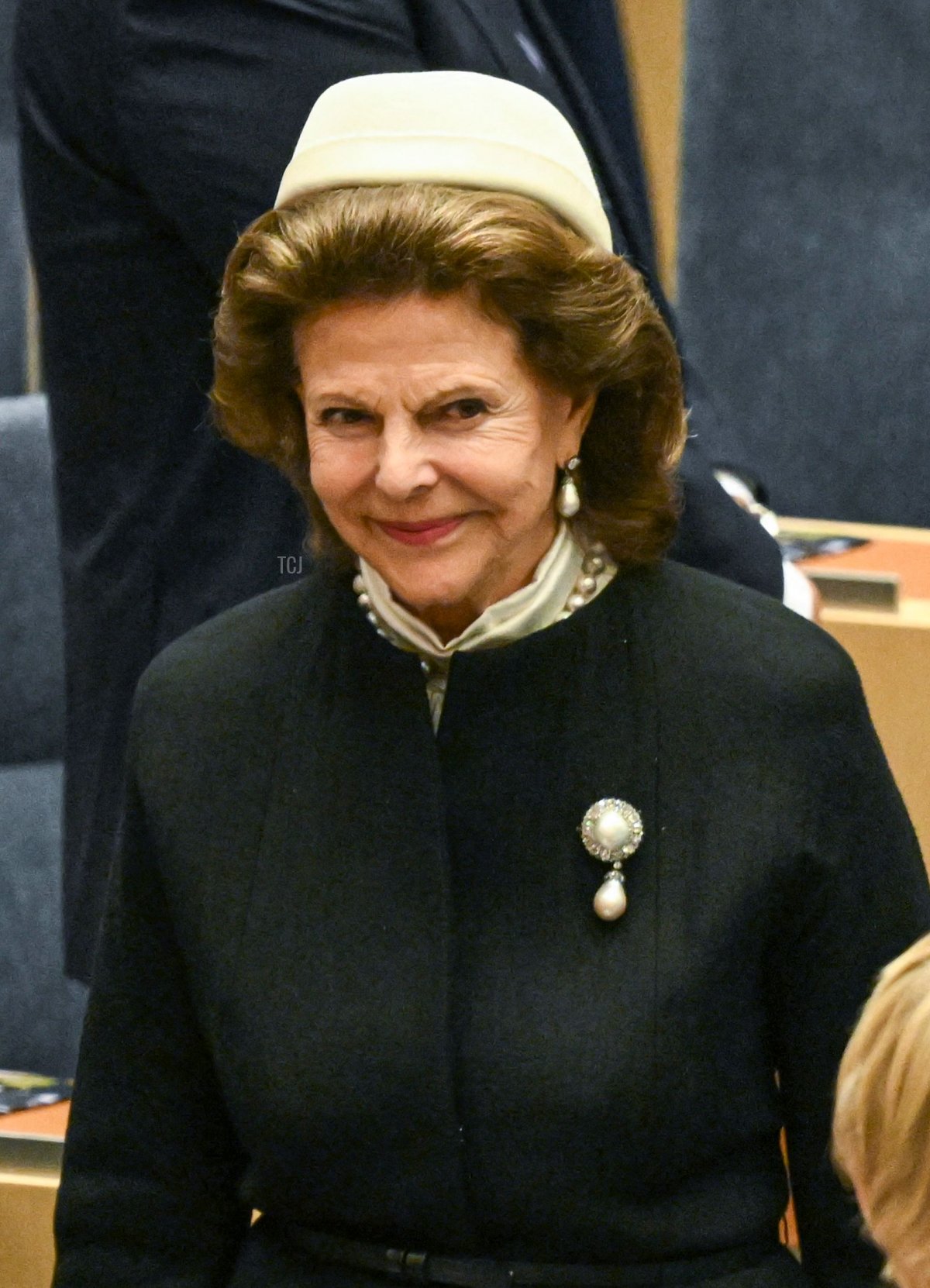 La Regina Silvia di Svezia (S) e il Primo Ministro uscente svedese e leader dei Social Democratici Magdalena Andersson arrivano all'apertura del Parlamento svedese Riksdagen il 27 settembre 2022 a Stoccolma