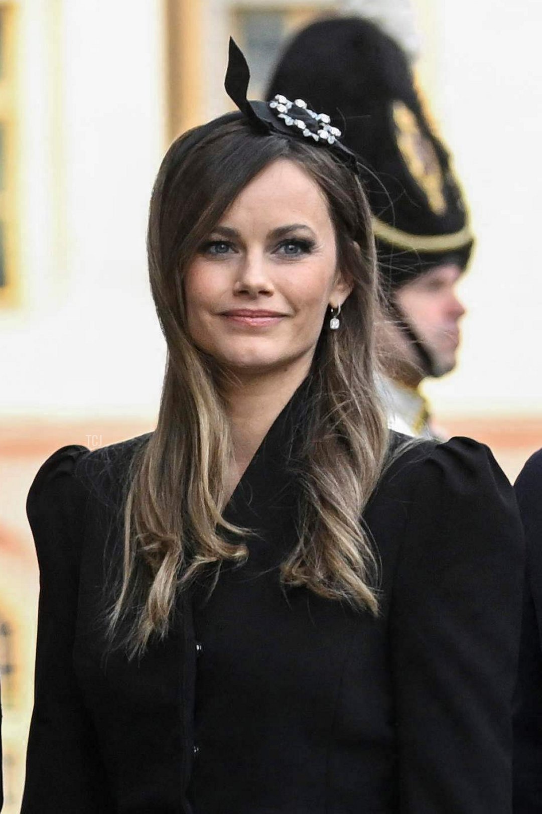 Il Presidente del Parlamento Andreas Norlen, Re Carl XVI Gustaf, Regina Silvia, Principessa Vittoria, Principe Daniel, Principessa Sofia e Principe Carl Philip arrivano all'apertura della sessione del Riksdag a Stoccolma, Svezia, 27 settembre 2022