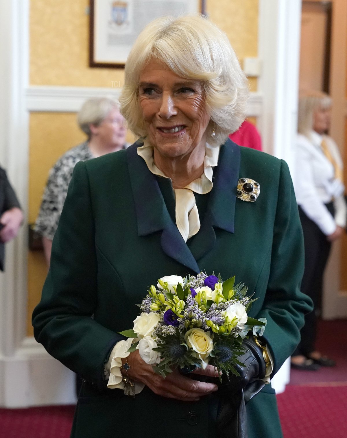 Camilla, Regina Consorte, partecipa a un incontro ufficiale del consiglio presso il Palazzo della Città a Dunfermline, Fife, per segnare formalmente la concessione dello status di città all'ex comune il 3 ottobre 2022 a Dunfermline, Scozia