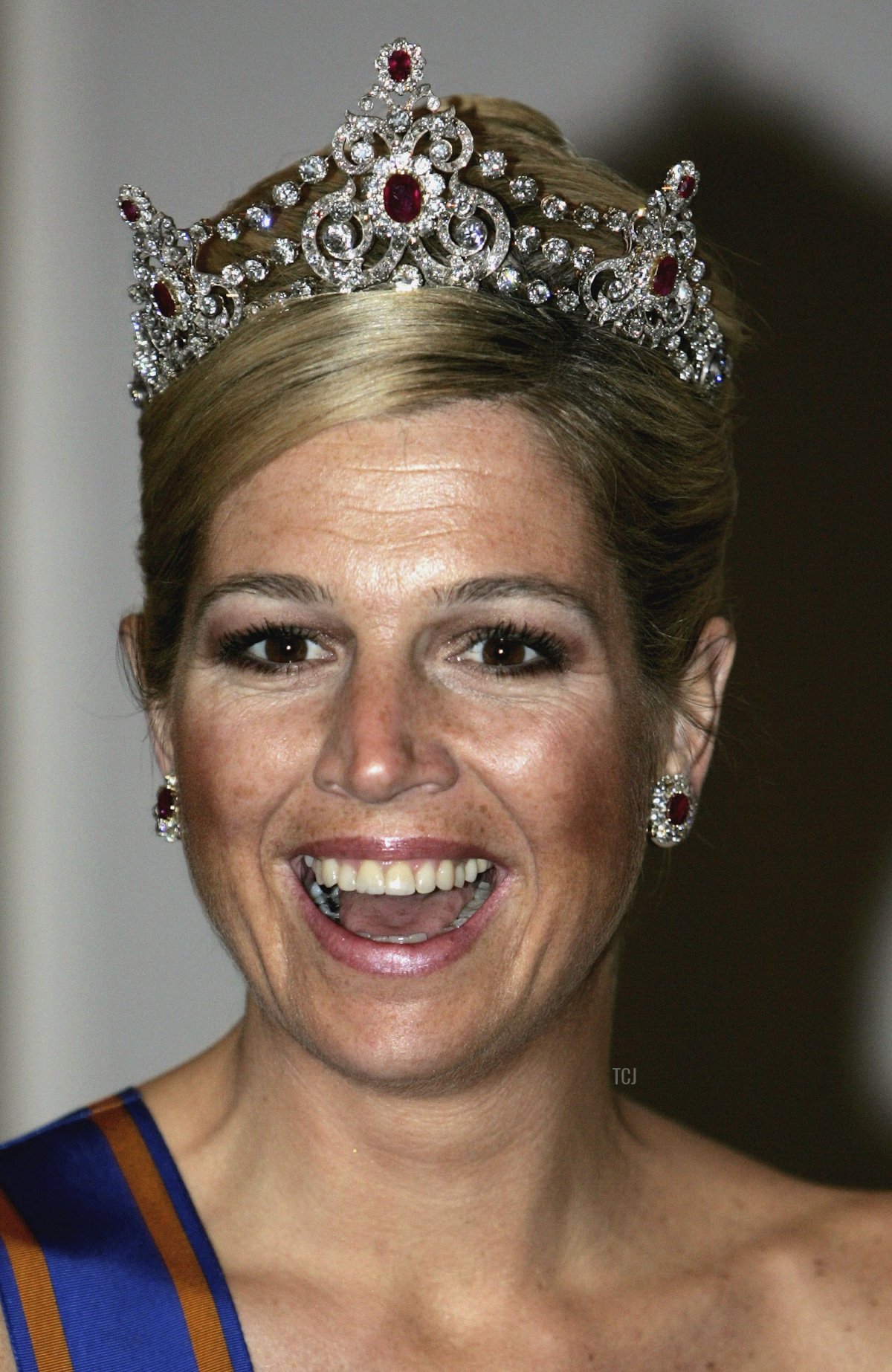 La Principessa Maxima dei Paesi Bassi arriva per la cena di gala al Palazzo Reale per celebrare il 60° compleanno del Re Carl XVI Gustaf di Svezia il 30 aprile 2006 a Stoccolma, Svezia