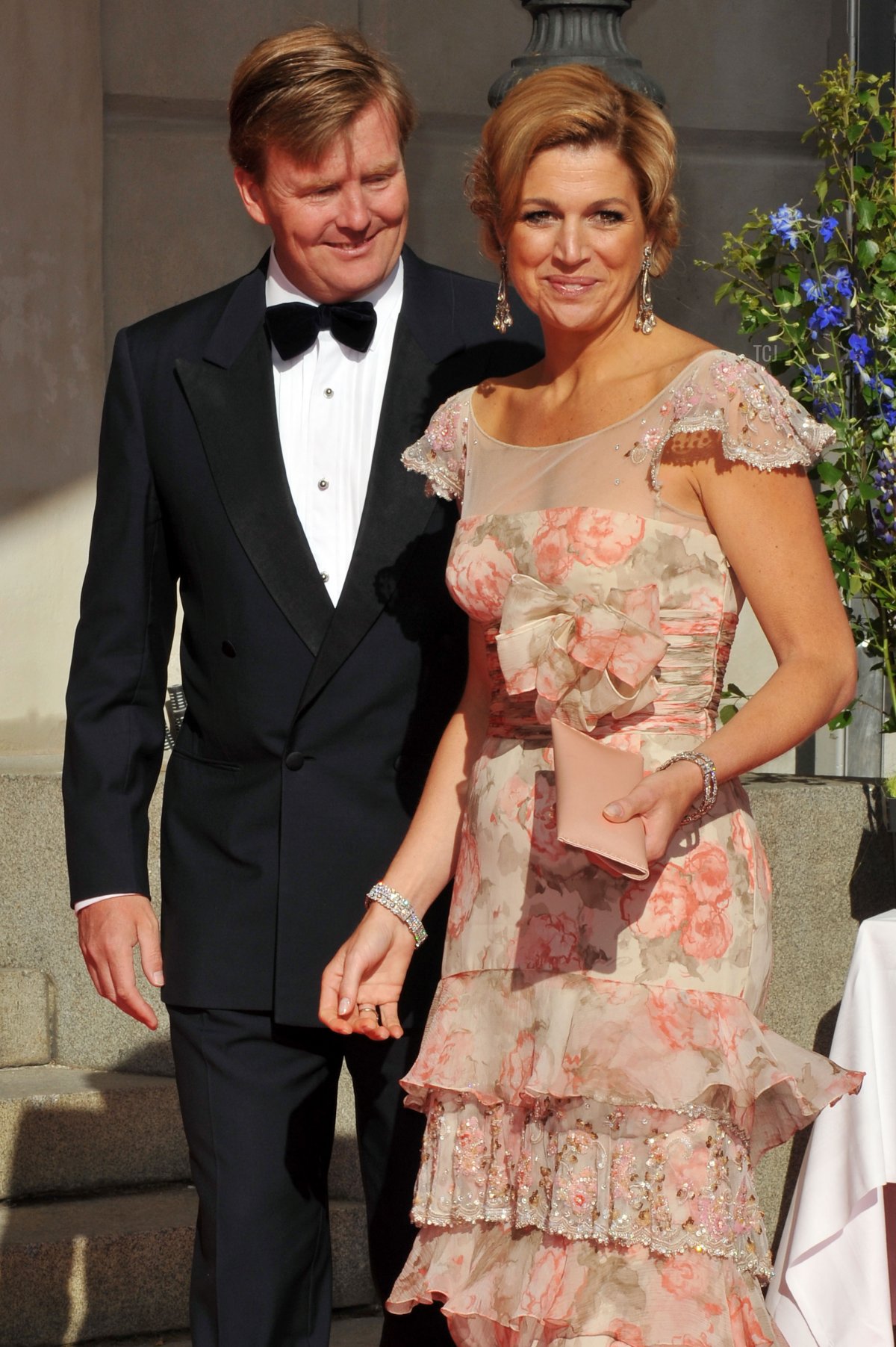 Il Principe Willem-Alexander e la Principessa Máxima dei Paesi Bassi partecipano alla cena di gala governativa pre-matrimoniale per la Principessa Vittoria di Svezia e Daniel Westling all'Eric Ericson Hall il 18 giugno 2010 a Stoccolma, Svezia