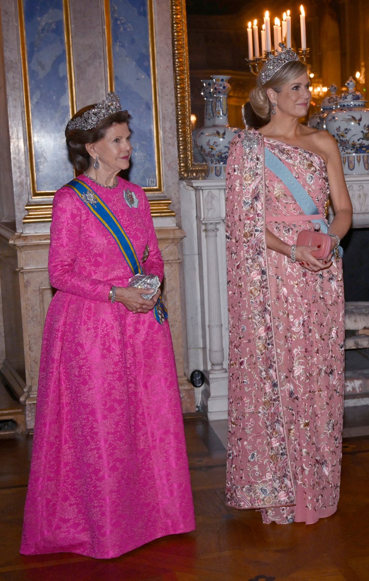 La Regina Silvia di Svezia, la Regina Maxima dei Paesi Bassi, il Re Willem-Alexander dei Paesi Bassi e il Re Carl Gustaf di Svezia posano per una foto prima di una cena di gala al Palazzo Reale di Stoccolma, Svezia, il 11 ottobre 2022