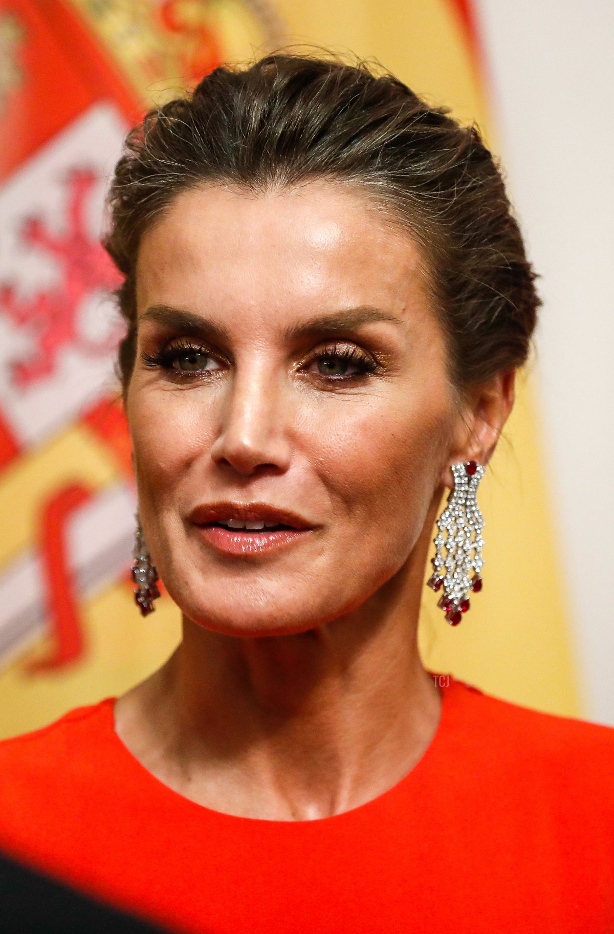 La regina Letizia di Spagna saluta gli ospiti durante un defilé al Palazzo Bellevue il 17 ottobre 2022 a Berlino, Germania