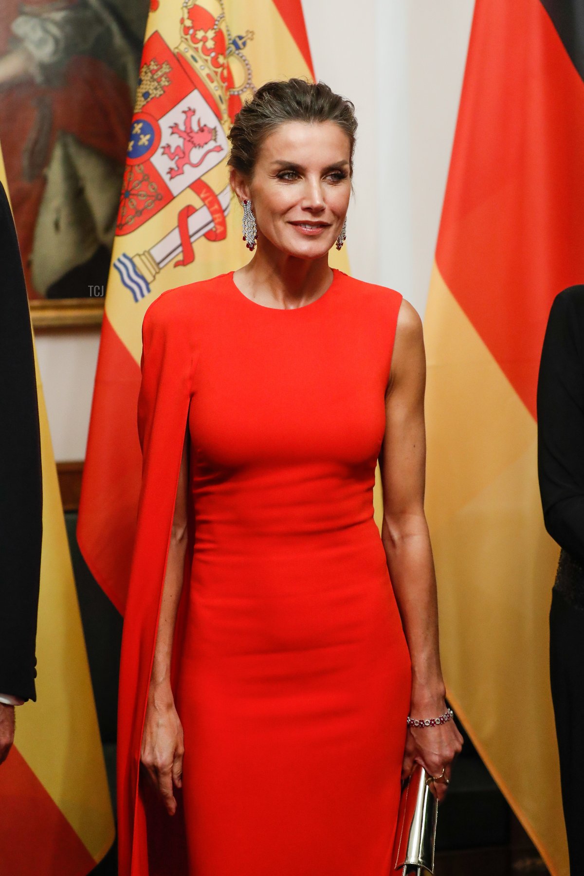 La regina Letizia di Spagna saluta gli ospiti durante un defilé al Palazzo Bellevue il 17 ottobre 2022 a Berlino, Germania