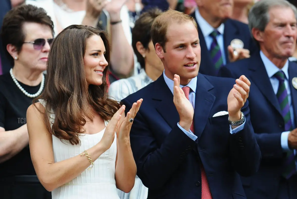 Catherine, Duchessa di Cambridge e il Principe William, Duca di Cambridge assistono alla partita di quarto turno tra Andy Murray di Gran Bretagna e Richard Gasquet di Francia nel Settimo Giorno dei Campionati di Tennis di Wimbledon presso l'All England Lawn Tennis and Croquet Club il 27 giugno 2011 a Londra, Inghilterra