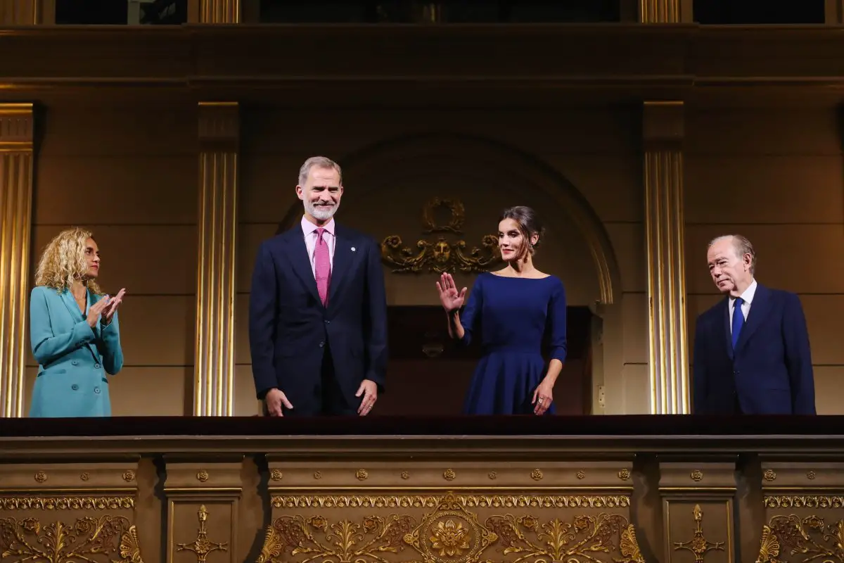 Il re Felipe VI di Spagna e la regina Letizia di Spagna partecipano all'inaugurazione della stagione 2022/2023 al Teatro Reale il 24 ottobre 2022 a Madrid, Spagna