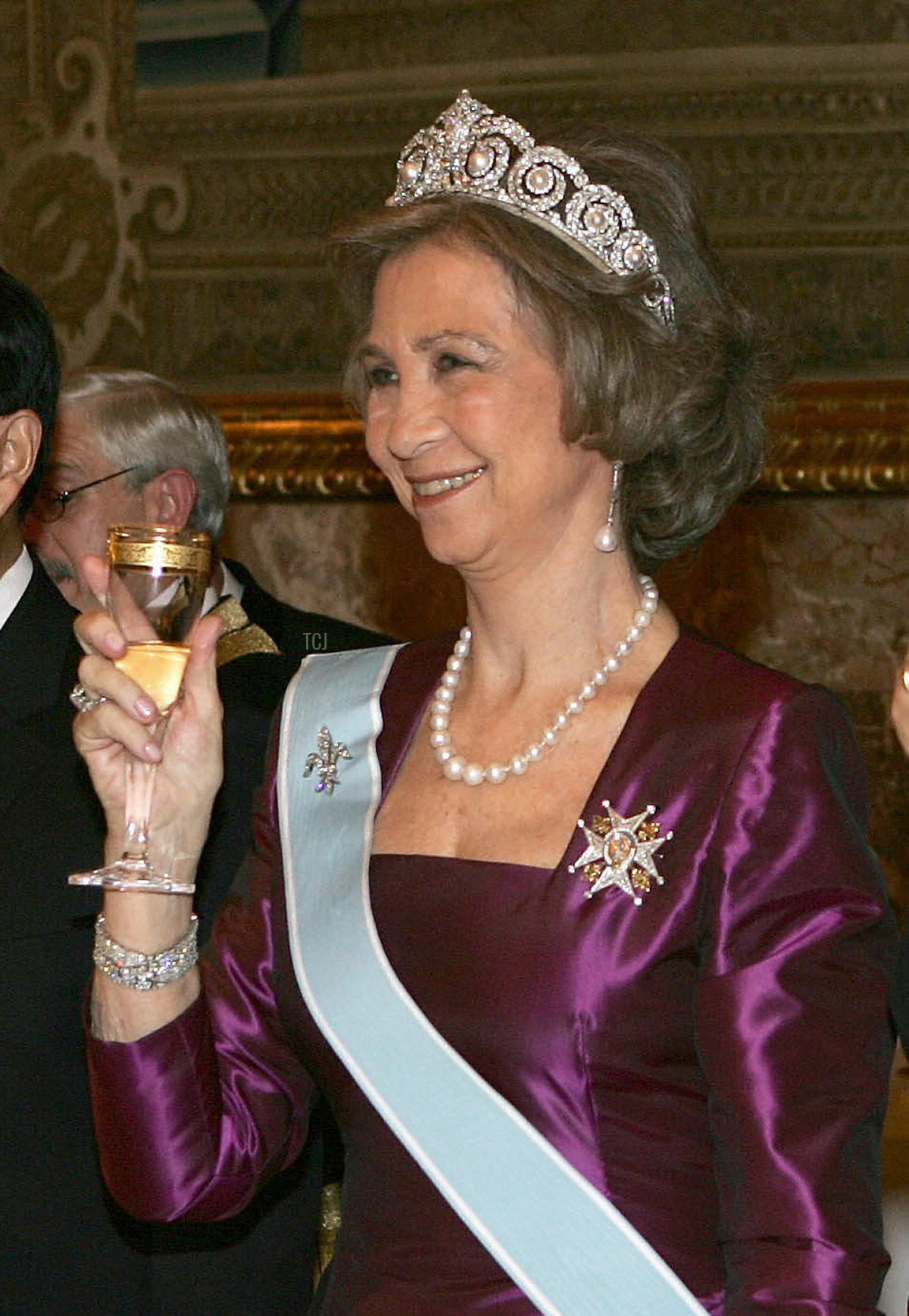 Il Presidente della Cina Hu Jintao brinda con la Regina Sofia di Spagna, il Primo Ministro José Luis Rodríguez Zapatero e la Principessa Cristina di Spagna durante una cena di gala al Palazzo Reale di Madrid, 14 novembre 2005