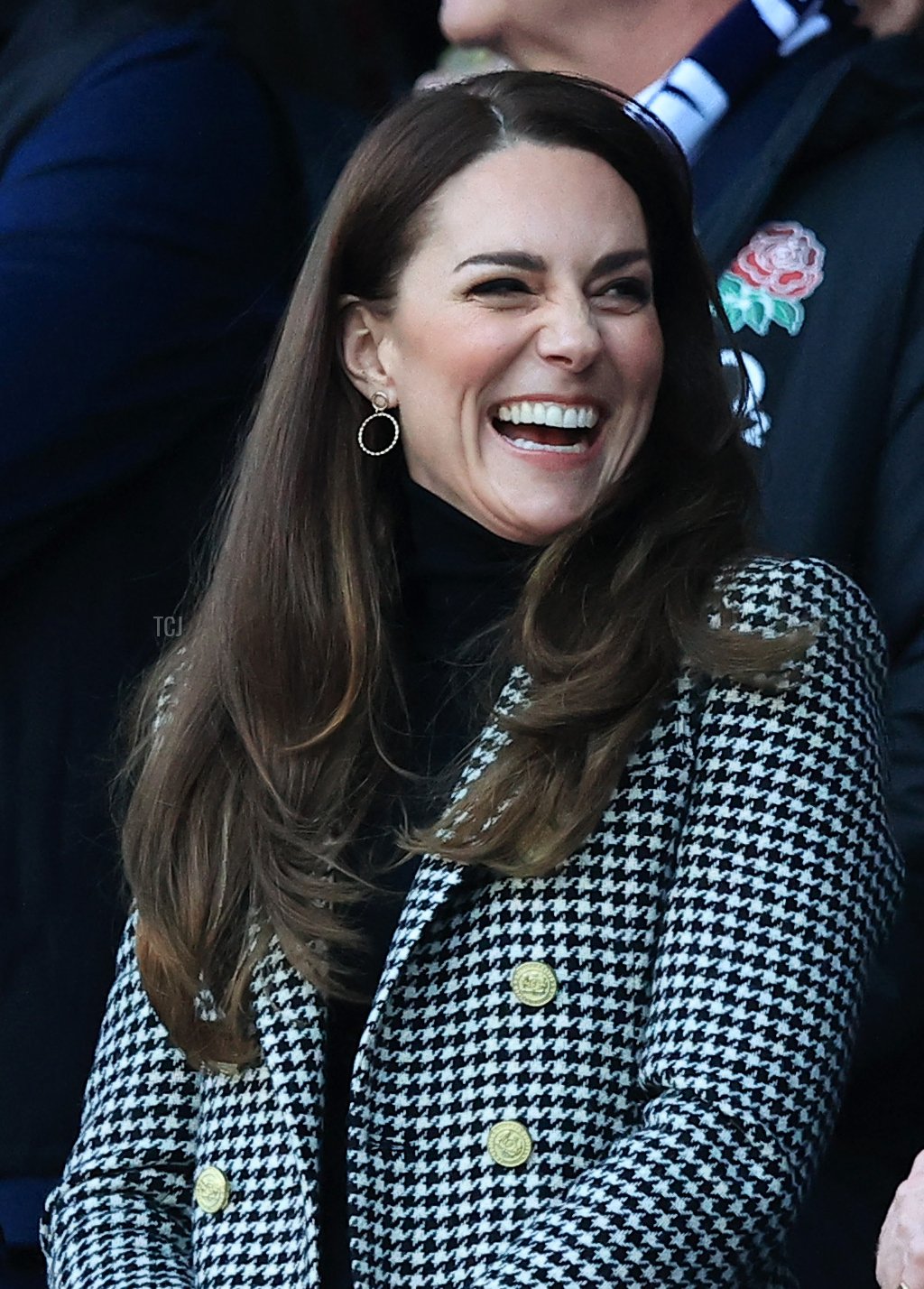 Catherine, Duchessa di Cambridge parla con Jeff Blackett, Presidente della RFU negli spalti prima della partita di rugby Guinness Six Nations tra Inghilterra e Galles allo stadio di Twickenham il 26 febbraio 2022 a Londra, Inghilterra