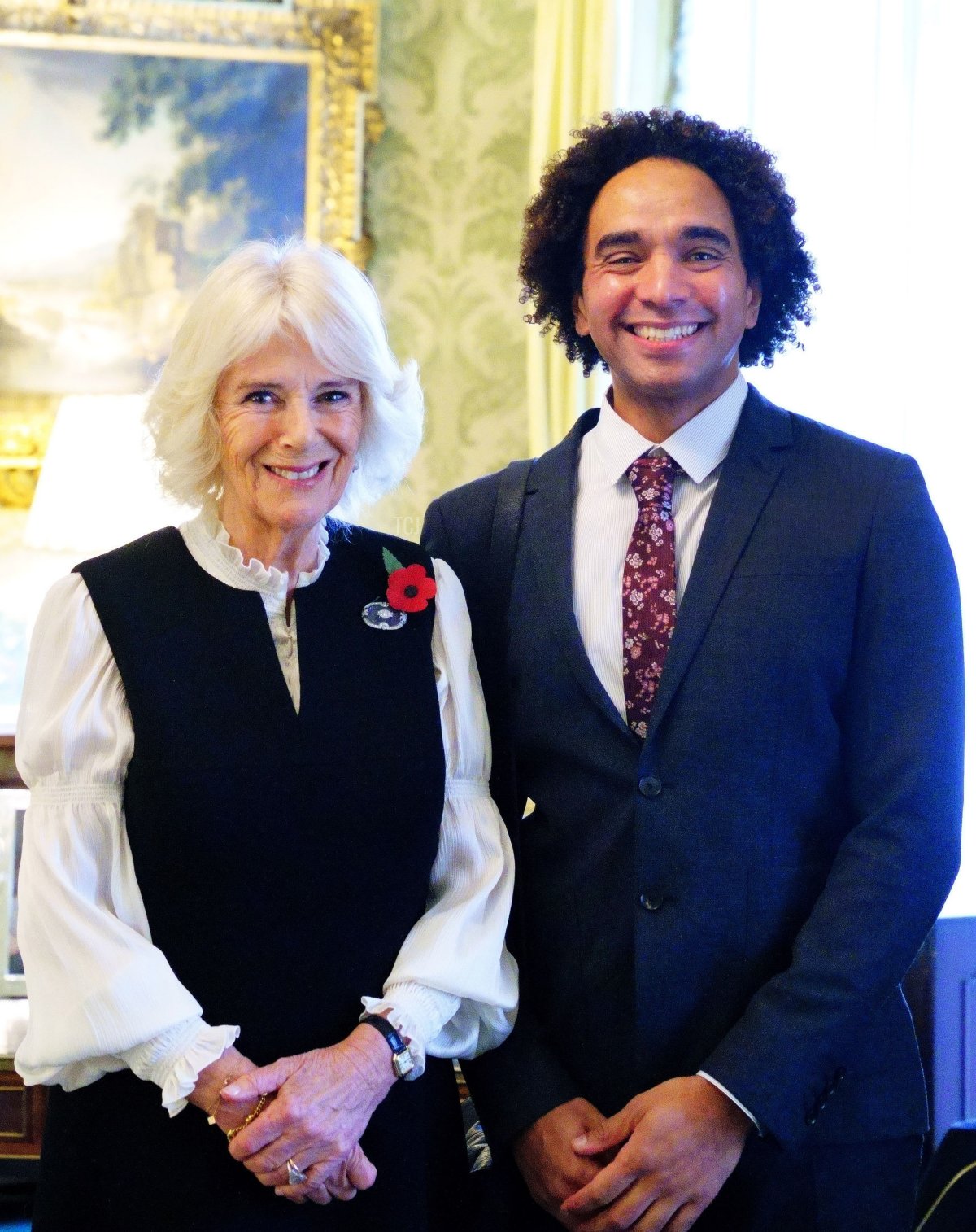 Camilla, Regina Consorte intrattiene la sua prima udienza a Buckingham Palace, con il Laureato per la Letteratura per Bambini Joseph Coelho il 3 novembre 2022 a Londra, Inghilterra