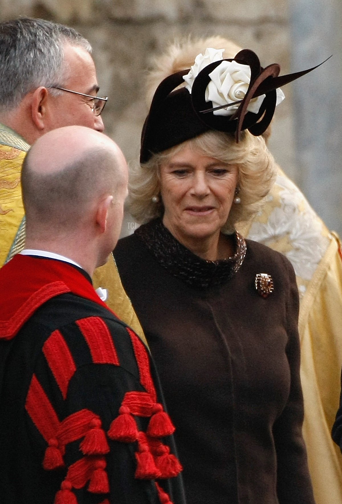 Camilla, Duchessa di Cornovaglia e il Principe Carlo, Principe di Galles, lasciano una cerimonia celebrativa per la Regina Elisabetta II e il 60° anniversario di matrimonio di diamante all'Abbazia di Westminster il 19 novembre 2007 a Londra, Inghilterra