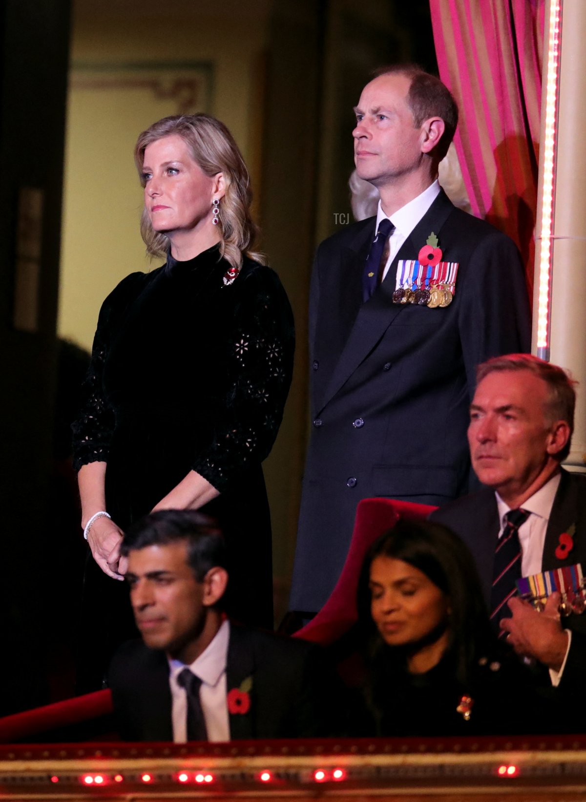 Il Principe Edward, Conte di Wessex e Sophie, Contessa di Wessex partecipano all'annuale Festival di Commemorazione presso il Royal Albert Hall il 12 novembre 2022 a Londra