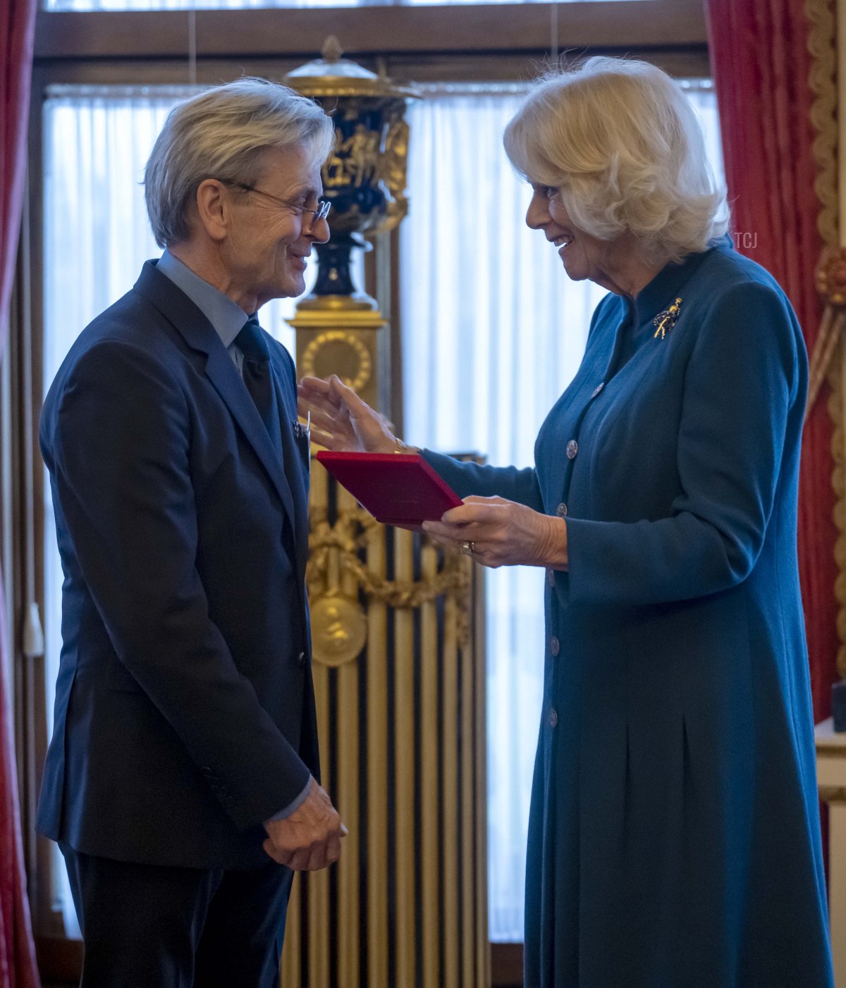 Camilla, Queen Consort presents Mikhail Baryshnikov with The Queen Elizabeth II Coronation Award, Royal Academy of Dance's (RAD) highest honour, in recognition of his immense contribution to ballet and the wider world of dance at Buckingham Palace on November 16, 2022 in London, England