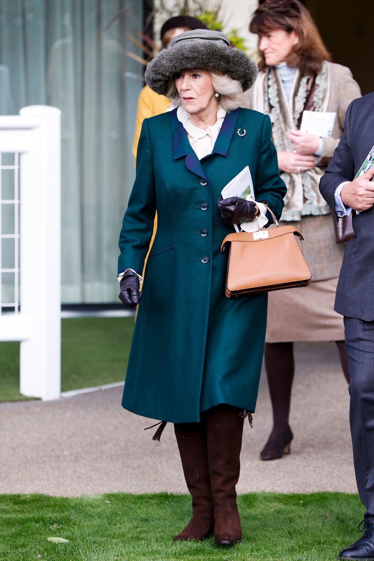 Camilla, regina consorte, partecipa al Weekend di Corse di Novembre ad Ascot il 19 novembre 2022 ad Ascot, Inghilterra