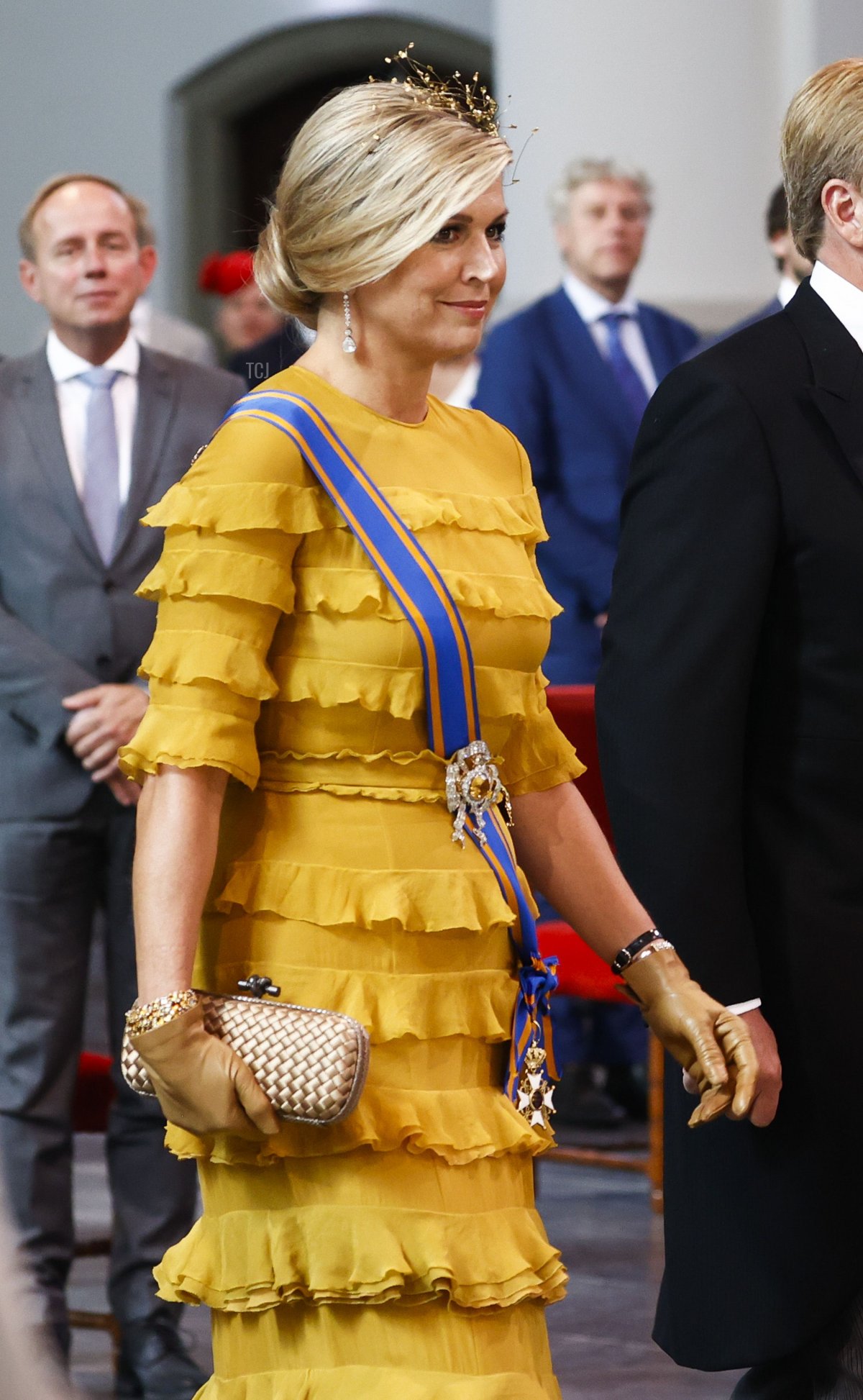 Il re Willem-Alexander e la regina Maxima escono dopo il discorso del re al trono ai membri del Senato e della Camera dei Rappresentanti il Giorno di Bilancio nella Grote Kerk a Prinsjesdag all'Aia il 15 settembre 2020