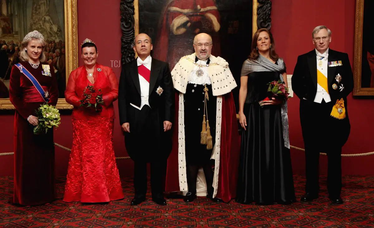 La Duchessa di Gloucester, la Lady Mayoress Lin Luder, il Presidente degli Stati Uniti Messicani Felipe Calderon, il Lord Mayor Ian Luder, Senora Margarita Zavala e il Duca di Gloucester posano per una foto prima del Grande Banquetto di Stato al Guildhall il 31 marzo 2009 a Londra, Inghilterra