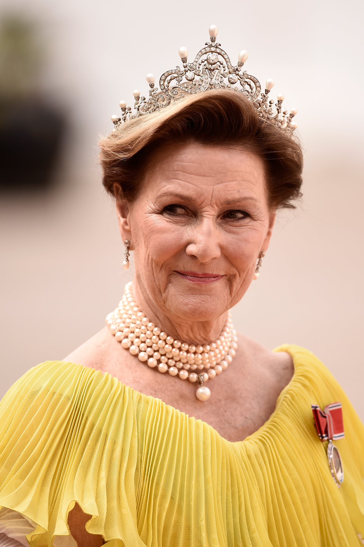 La Regina Sonja di Norvegia partecipa al matrimonio reale del Principe Carl Filippo e della Principessa Sofia a Stoccolma il 13 giugno 2015 (Ian Gavan/Getty Images)