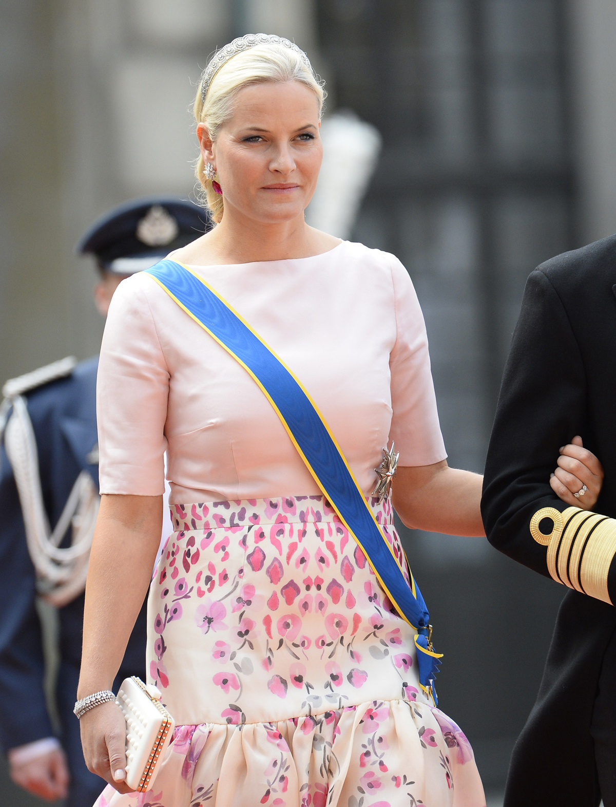 La Principessa ereditaria Mette-Marit di Norvegia partecipa al matrimonio reale del Principe Carl Filippo e della Principessa Sofia a Stoccolma il 13 giugno 2015 (JONATHAN NACKSTRAND/AFP/Getty Images)