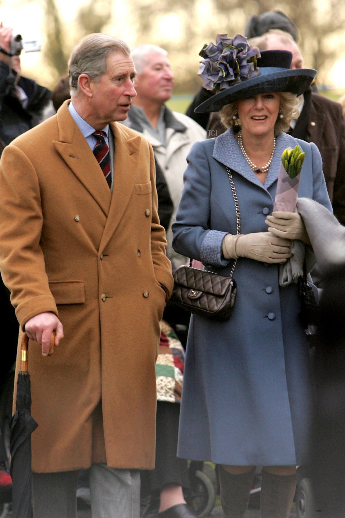 Il Principe Carlo, Principe di Galles e Camilla, Duchessa di Cornovaglia lasciano il servizio di Natale presso la Chiesa di Sandringham il 25 dicembre 2005 a King's Lynn, Inghilterra