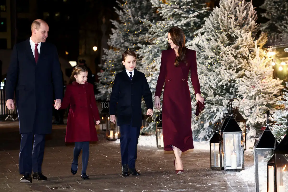 Britain's Prince William, Prince of Wales (L) and his wife Britain's Catherine, Princess of Wales (R) arrive with their children Britain's Princess Charlotte of Wales (2nd L) and Britain's Prince George of Wales (2nd R), to attend the 'Together At Christmas Carol Service' at Westminster Abbey, in London, on December 15, 2022