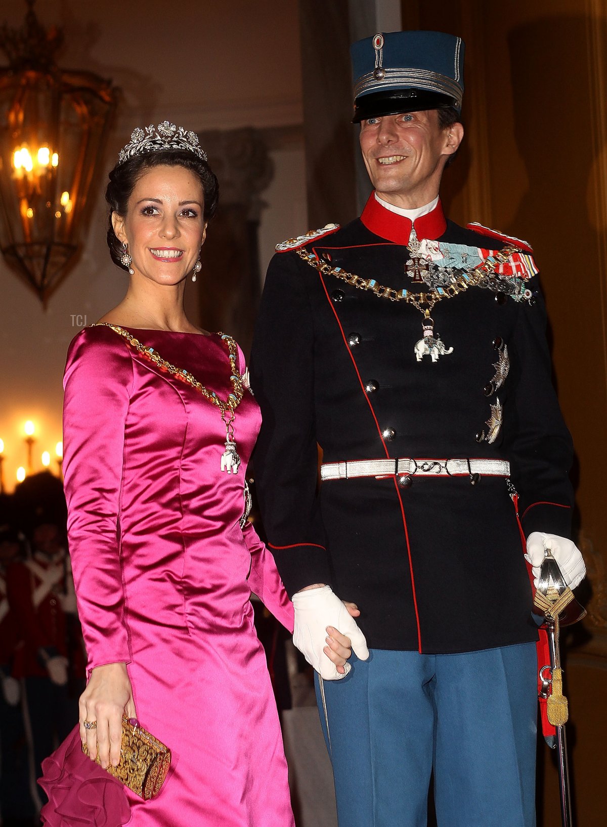 Il Principe Joachim di Danimarca e la Principessa Marie di Danimarca arrivano a un Banchetto di Capodanno tenuto dalla Regina Margrethe di Danimarca al Palazzo Christian VII il 1 gennaio 2013 a Copenhagen, Danimarca (Danny Martindale/Getty Images)