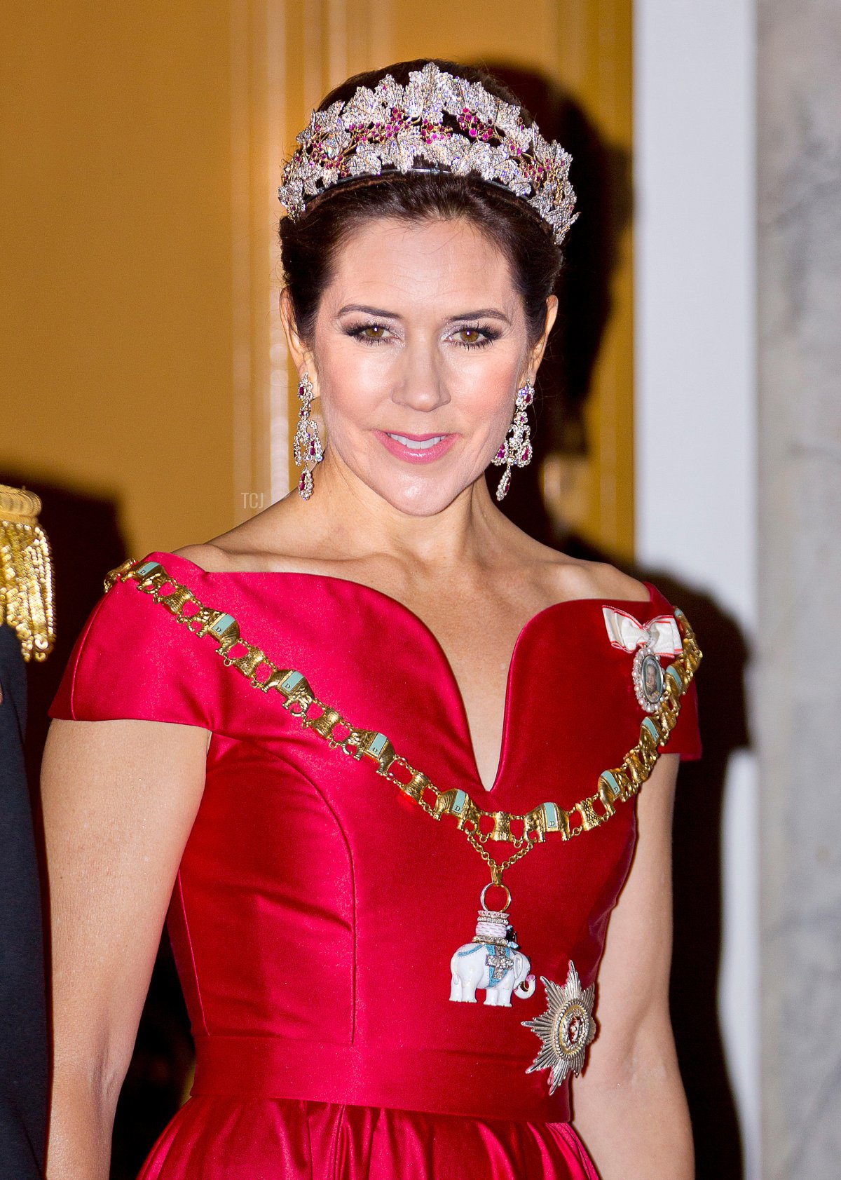 La Principessa Mary di Danimarca arriva al Palazzo di Amalienborg a Copenhagen, il 1 gennaio 2018, per partecipare alla ricezione di Capodanno (Albert Nieboer/DPA Picture Alliance/Alamy)