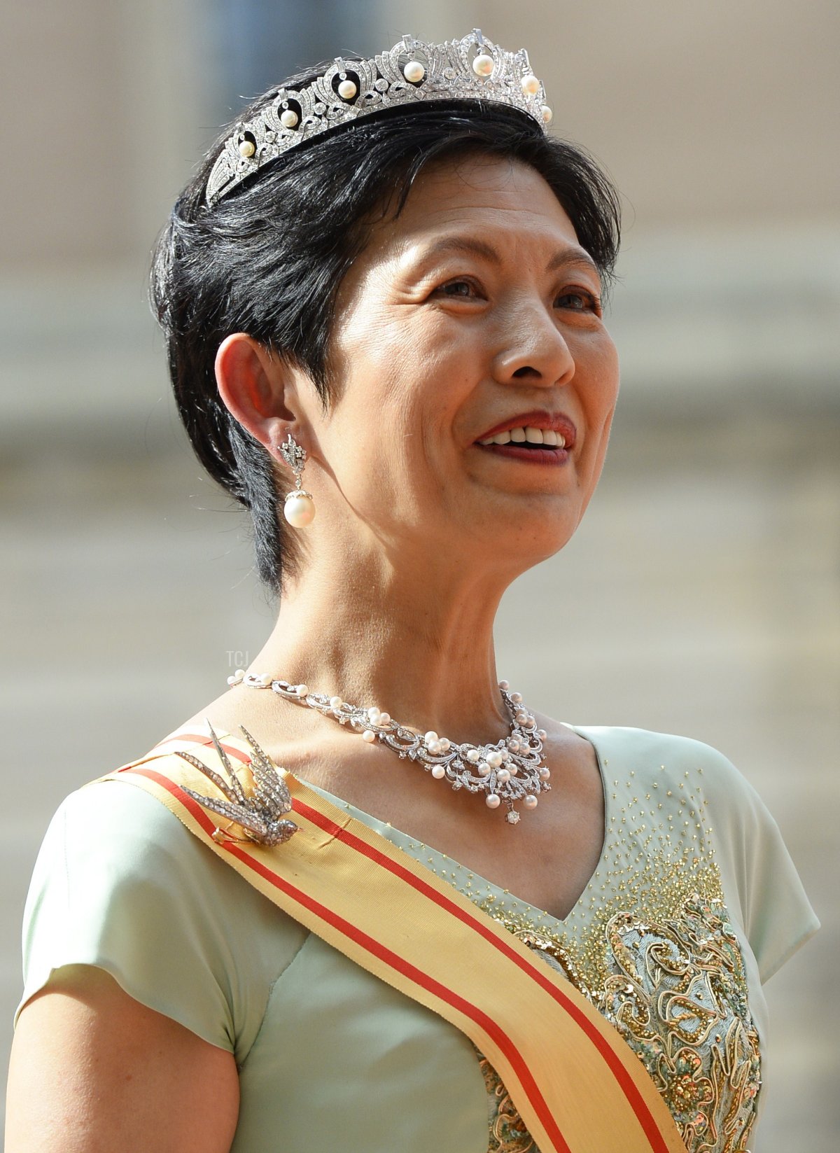 La Principessa Takamado arriva per il matrimonio del Principe Carl Philip di Svezia e Sofia Hellqvist al Palazzo di Stoccolma il 13 giugno 2015 (JONATHAN NACKSTRAND/AFP via Getty Images)