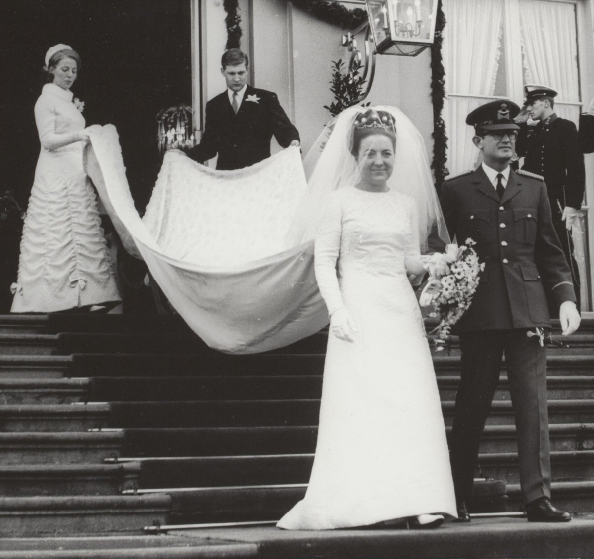 La Principessa Margriet dei Paesi Bassi sposa Pieter van Vollenhoven all'Aia, 10 gennaio 1967 (Joost Evers/Anefo/Nationaal Archief/Wikimedia Commons)