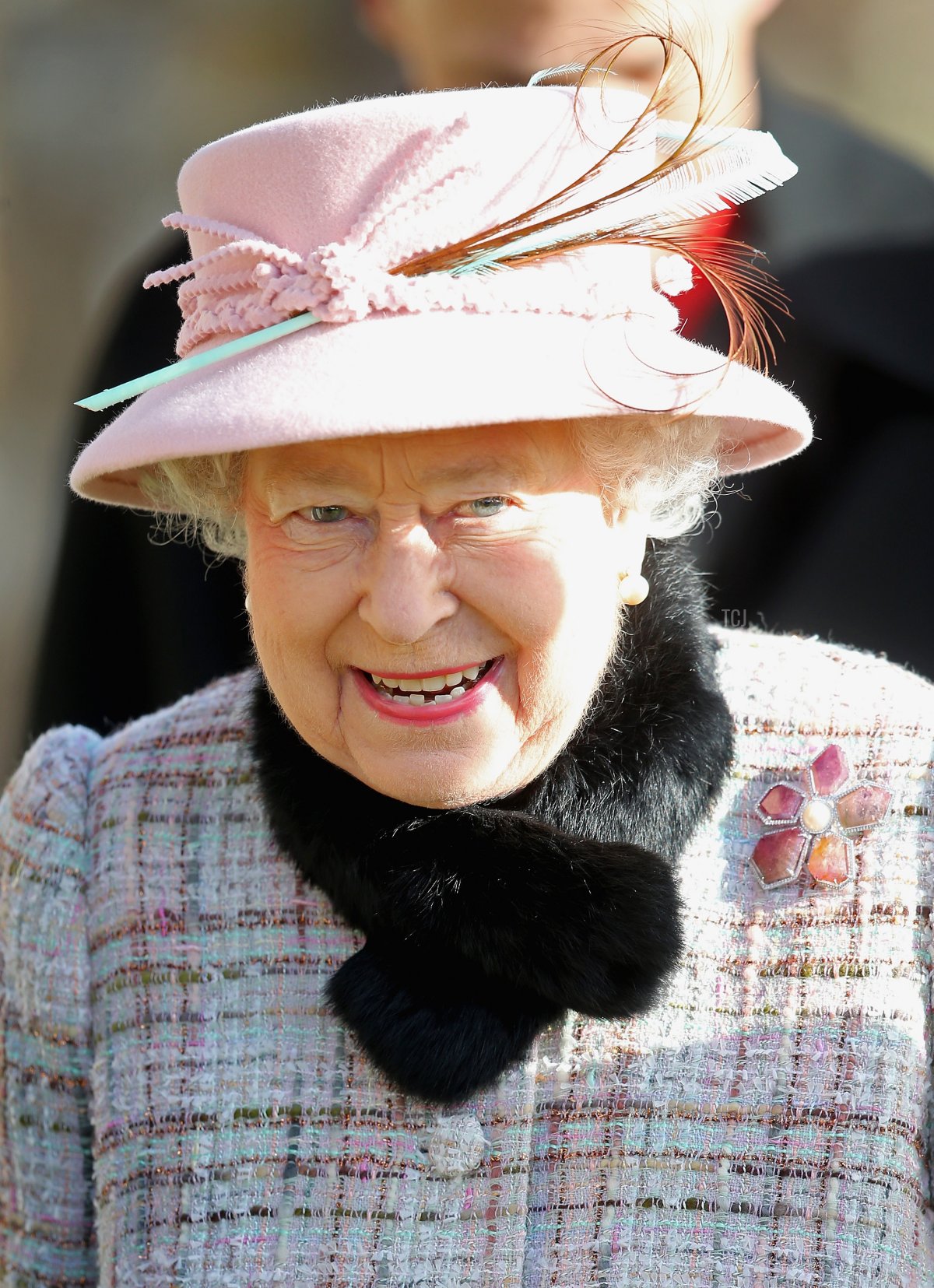 La Regina Elisabetta II sorride mentre partecipa a una messa a West Newton il 2 Febbraio 2014 a King’s Lynn, Inghilterra (Chris Jackson/Getty Images)