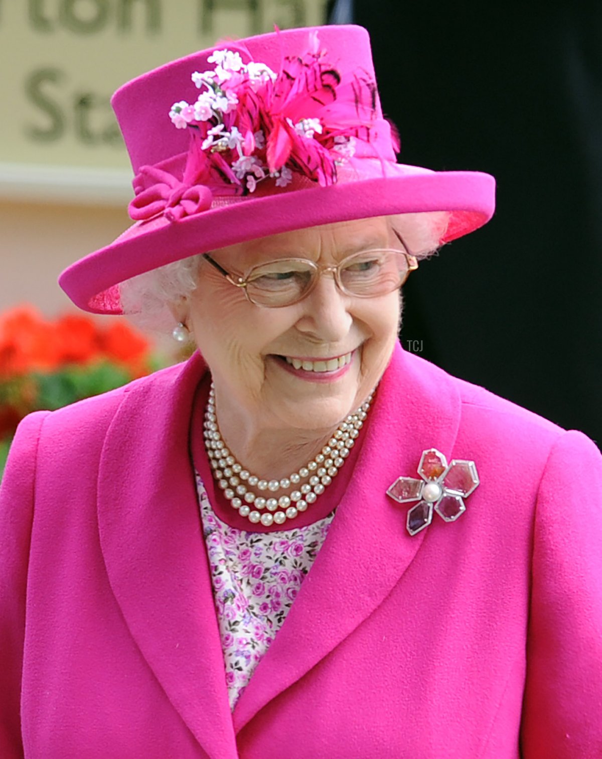 La Regina Elisabetta II partecipa al Giorno 4 di Royal Ascot presso l'Ippodromo di Ascot il 20 Giugno 2014 in Ascot, Inghilterra (Stuart C. Wilson/Getty Images)