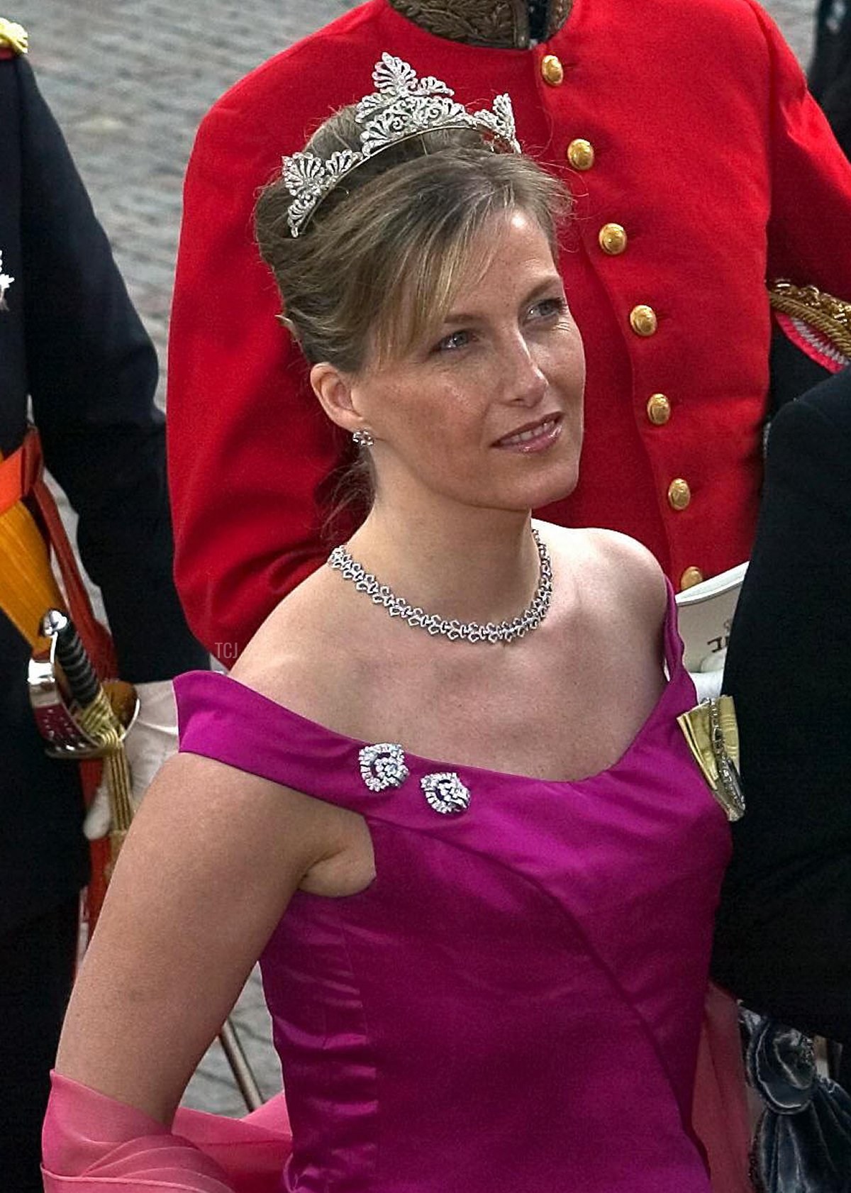 La Contessa di Wessex arriva al Palazzo di Fredensborg per il banchetto di matrimonio del Principe Ereditario Frederik e della Principessa Mary di Danimarca, 14 maggio 2004 (CLAUS FISKER/AFP via Getty Images)