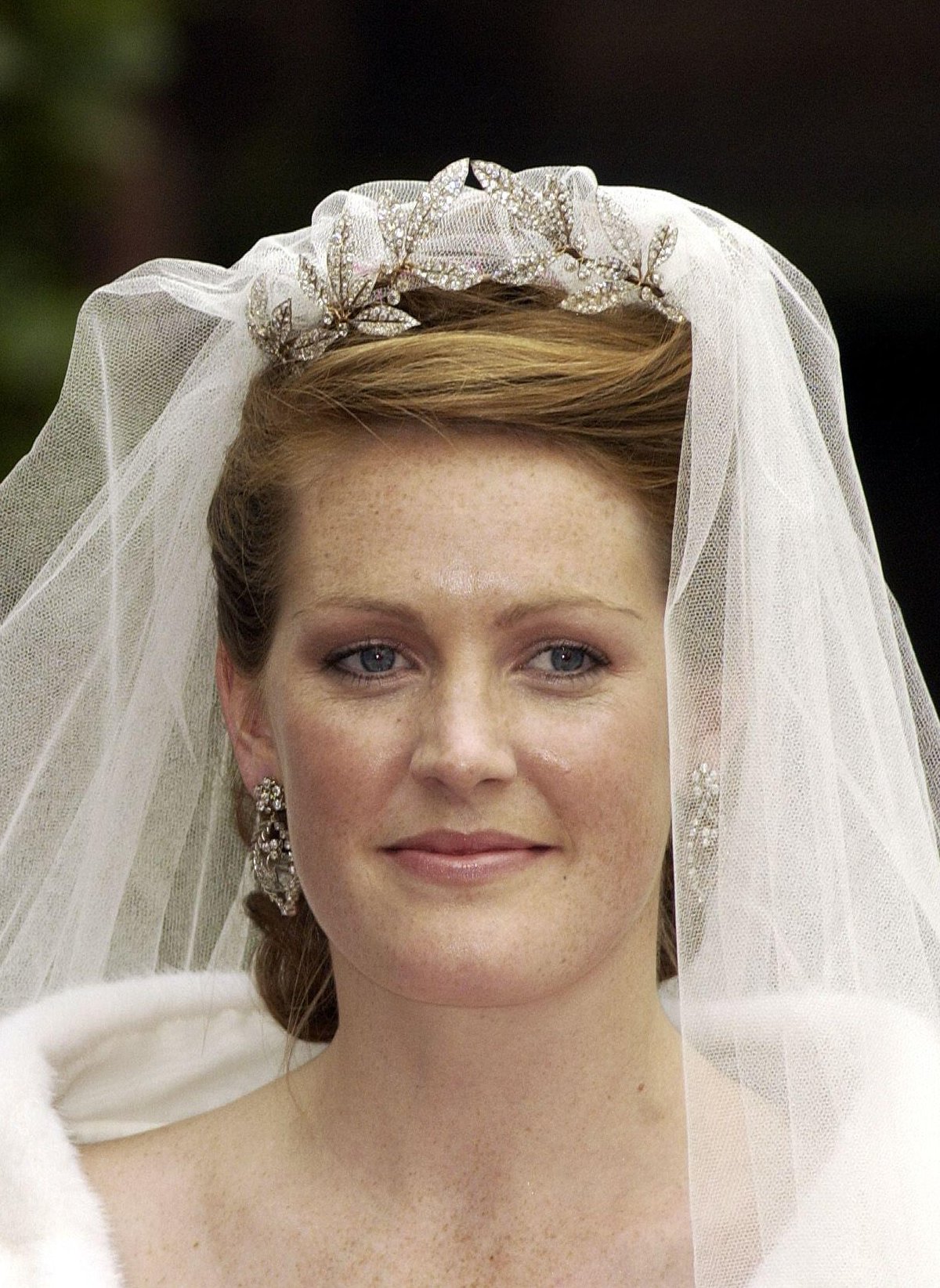 Lady Tamera Grosvenor lascia la Cattedrale di Chester dopo il suo matrimonio con Edward van Cutsem il 6 novembre 2004 (Anwar Hussein/Alamy)