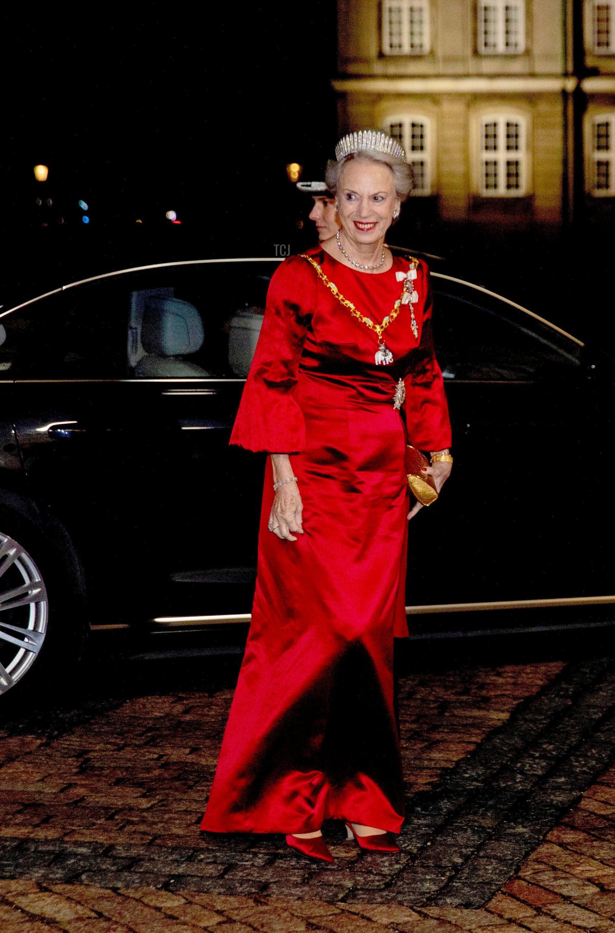 La Principessa Benedikte di Danimarca arriva al Palazzo di Amalienborg a Copenaghen, il 1° gennaio 2023, per partecipare alla ricezione di Capodanno (Albert Nieboer/DPA Picture Alliance/Alamy)