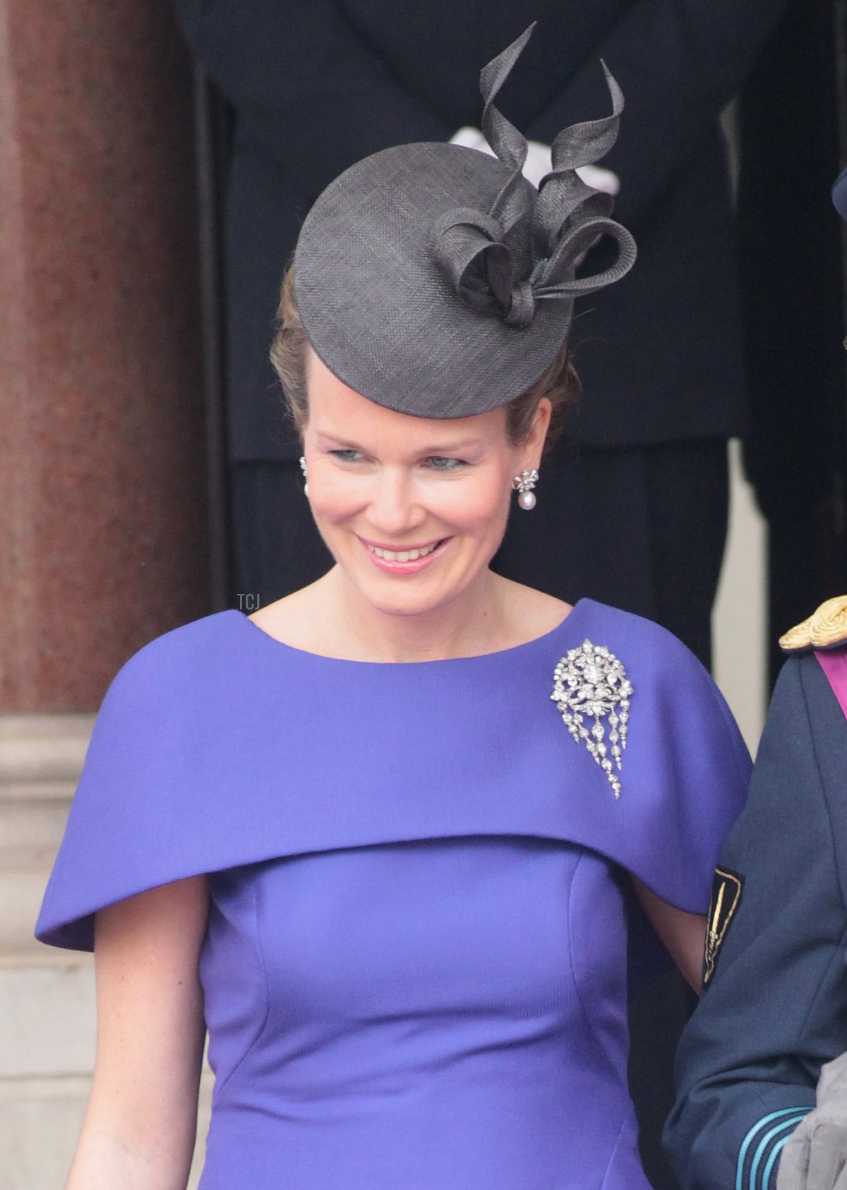 La principessa Mathilde, duchessa di Brabant, lascia l'Hotel de Paris per partecipare alla cerimonia religiosa del matrimonio reale del principe Alberto II di Monaco con Charlene Wittstock nel cortile principale il 2 luglio 2011 a Monaco (Danny Martindale/Getty Images)