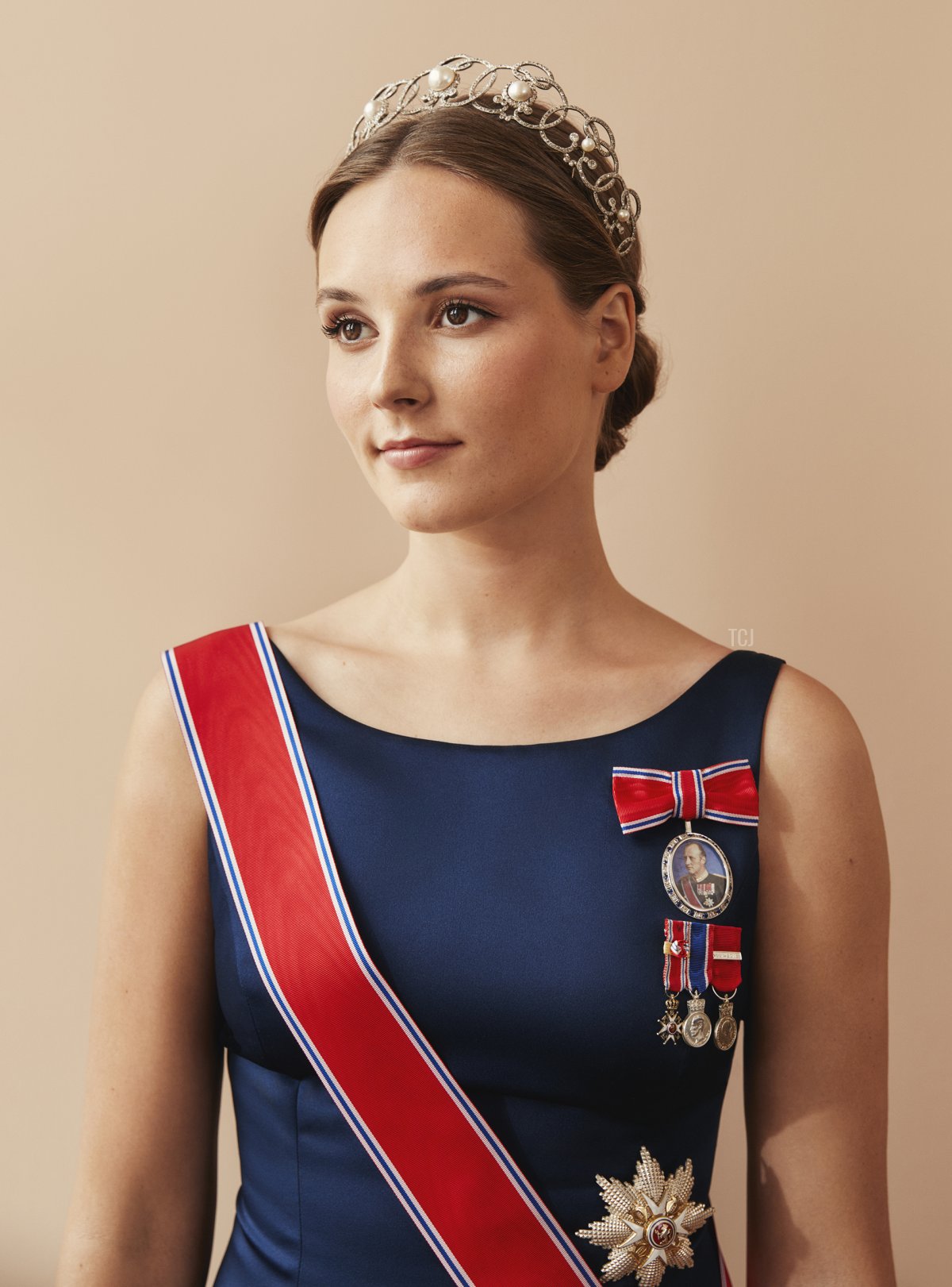 In questa foto fornita dalla Corte Reale, la Principessa Ingrid Alexandra è vista in occasione del suo 18° compleanno presso la Corte Reale il 16 giugno 2022 a Oslo, Norvegia (Ida Bjørvik - Handout/Getty Images)