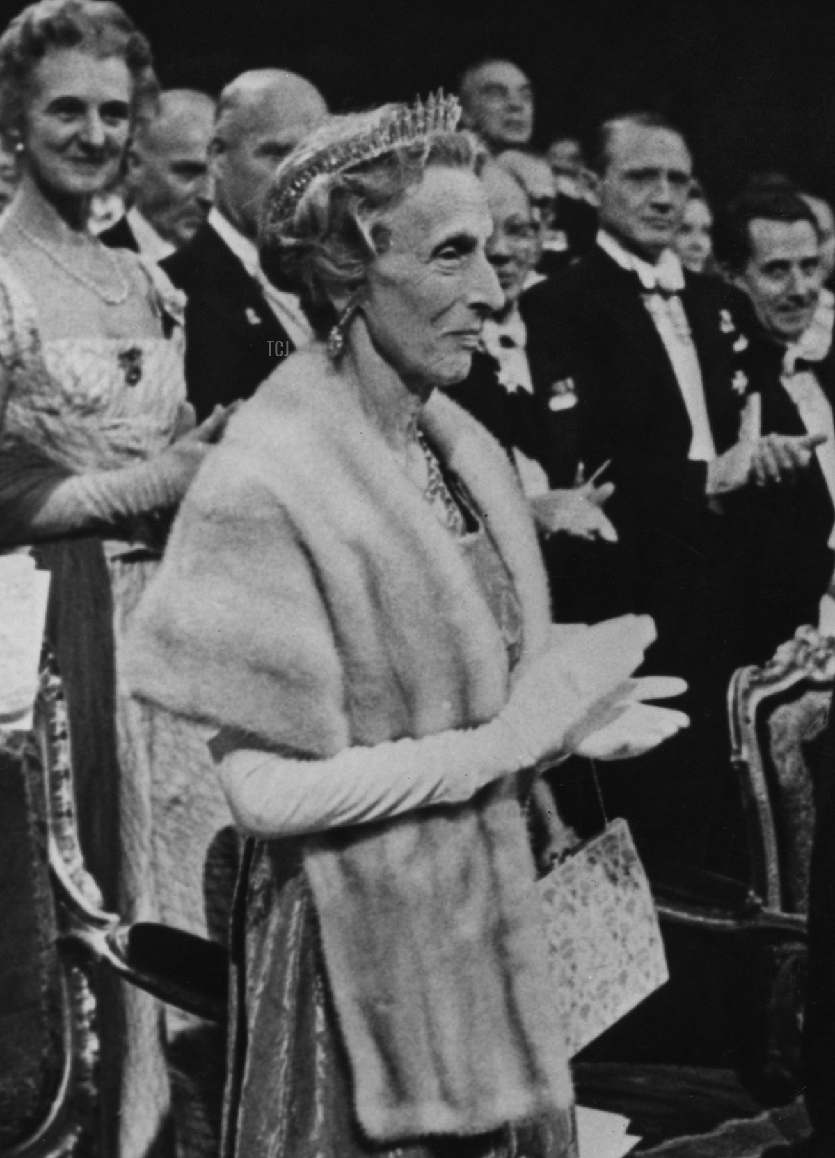 La Regina Louise di Svezia partecipa alla cerimonia Nobel a Stoccolma, dicembre 1964 (Keystone/Hulton Archive/Getty Images)