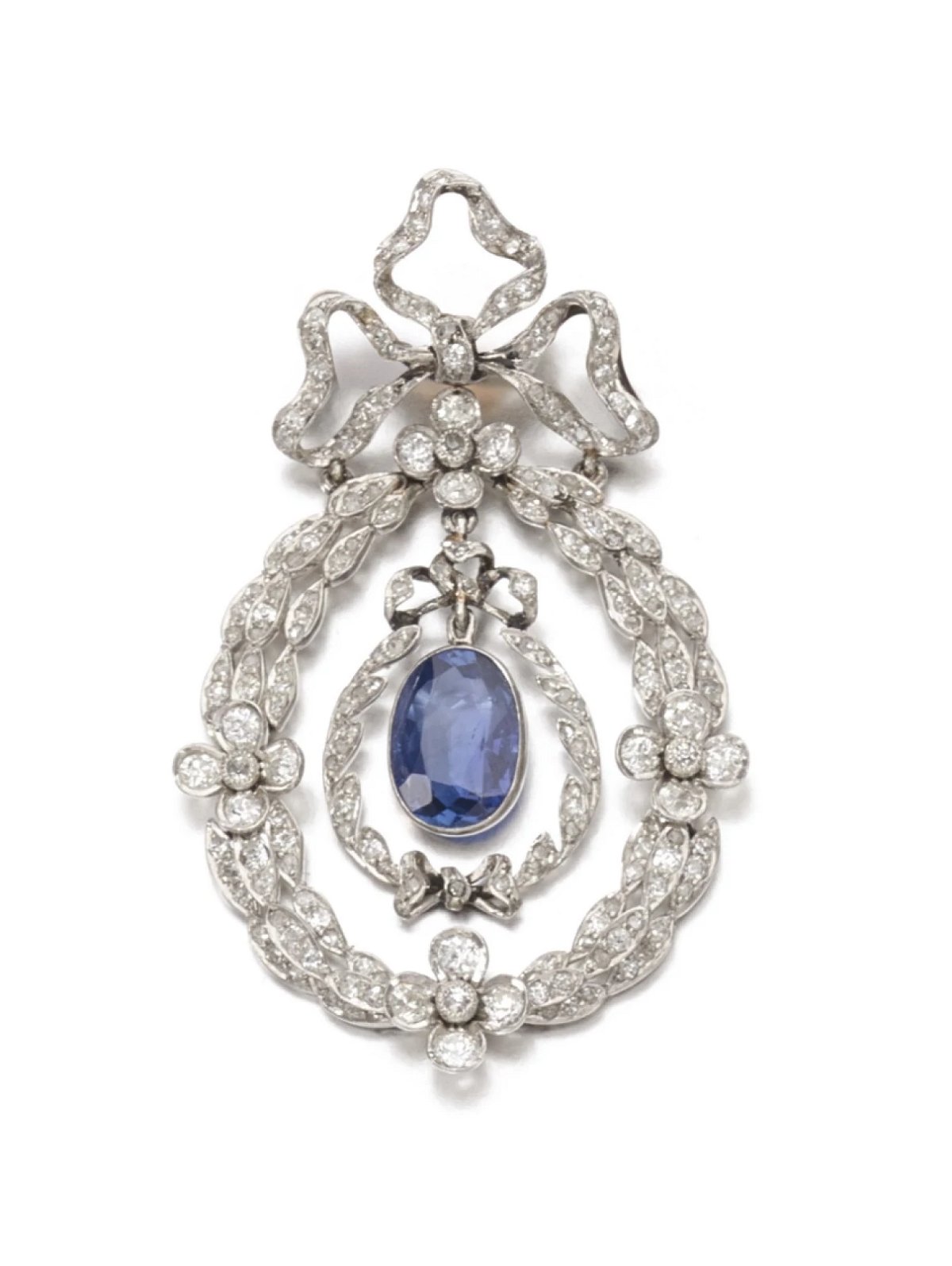 Spilla in zaffiro e diamante, circa 1910 (Sotheby's)