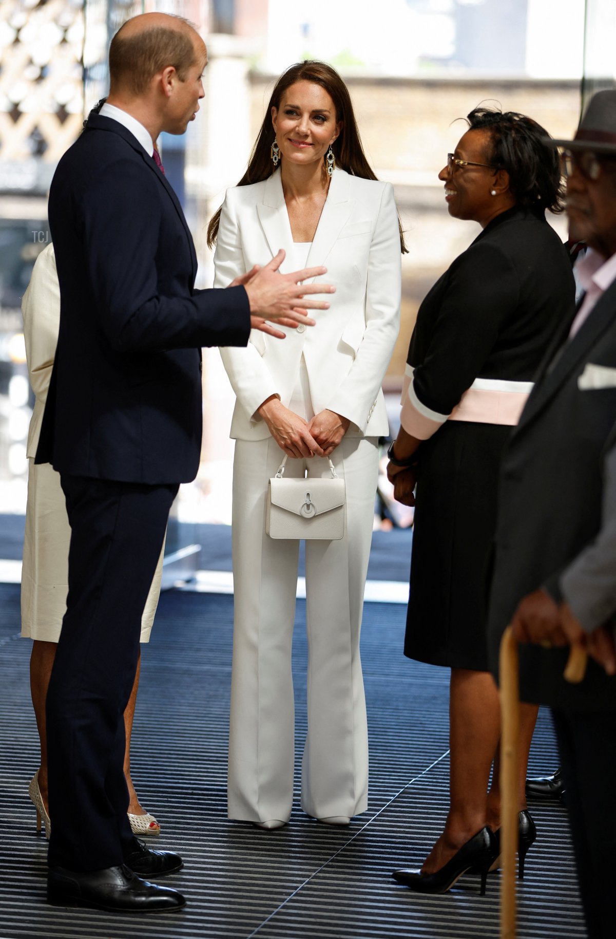 Il principe William, duca di Cambridge e Catherine, duchessa di Cambridge partecipano all'inaugurazione del National Windrush Monument alla stazione di Waterloo il 22 giugno 2022 a Londra, Inghilterra (John Sibley - WPA Pool/Getty Images)