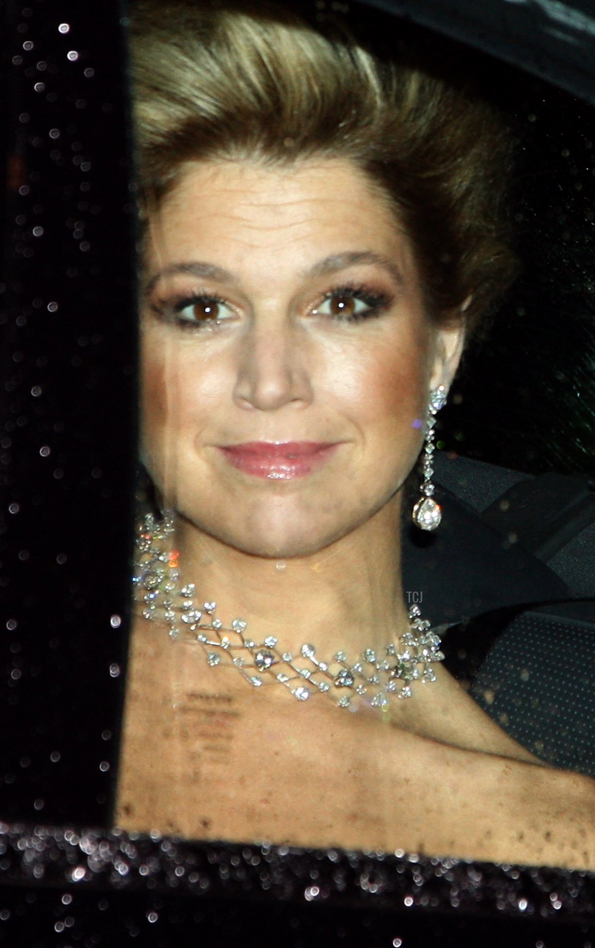 La Principessa Maxima dei Paesi Bassi arriva a Buckingham Palace per una festa di gala ospitata dalla Regina Elisabetta II in onore del 60° compleanno di suo figlio, il Principe Carlo, il 13 novembre 2008 a Londra, Inghilterra (Chris Jackson/Getty Images)