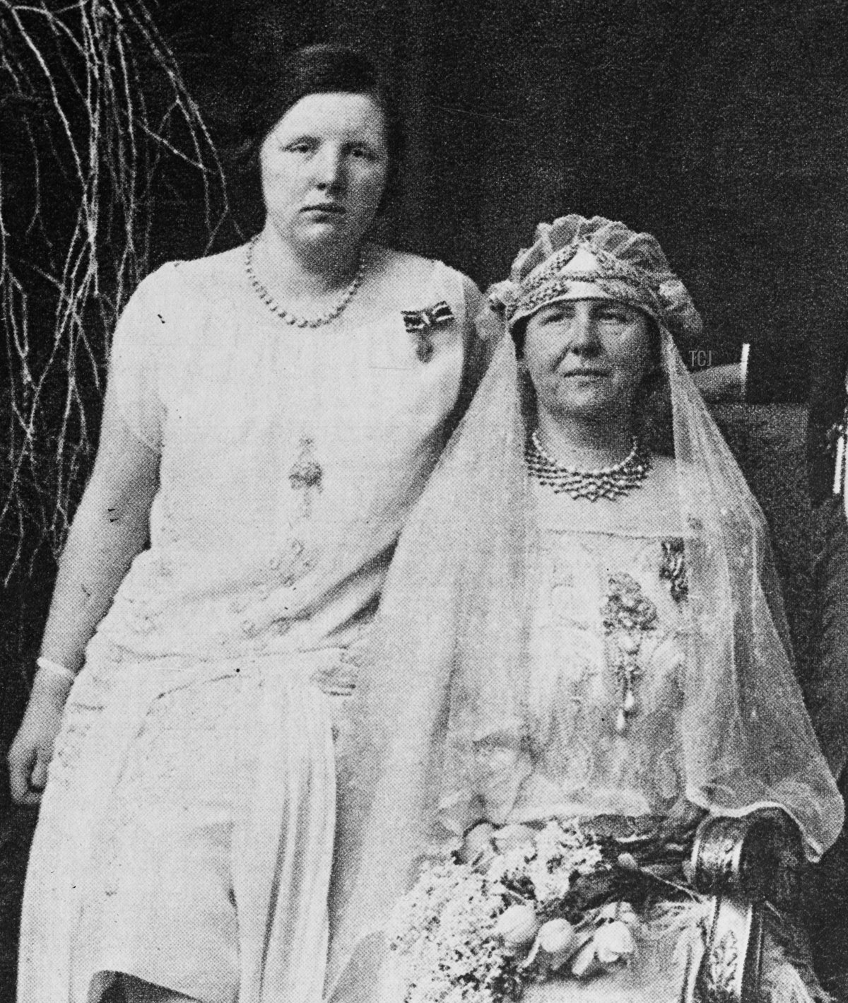 La Regina Wilhelmina dei Paesi Bassi con sua figlia, la Regina Giuliana, circa 1920 (World History Archive/Alamy)