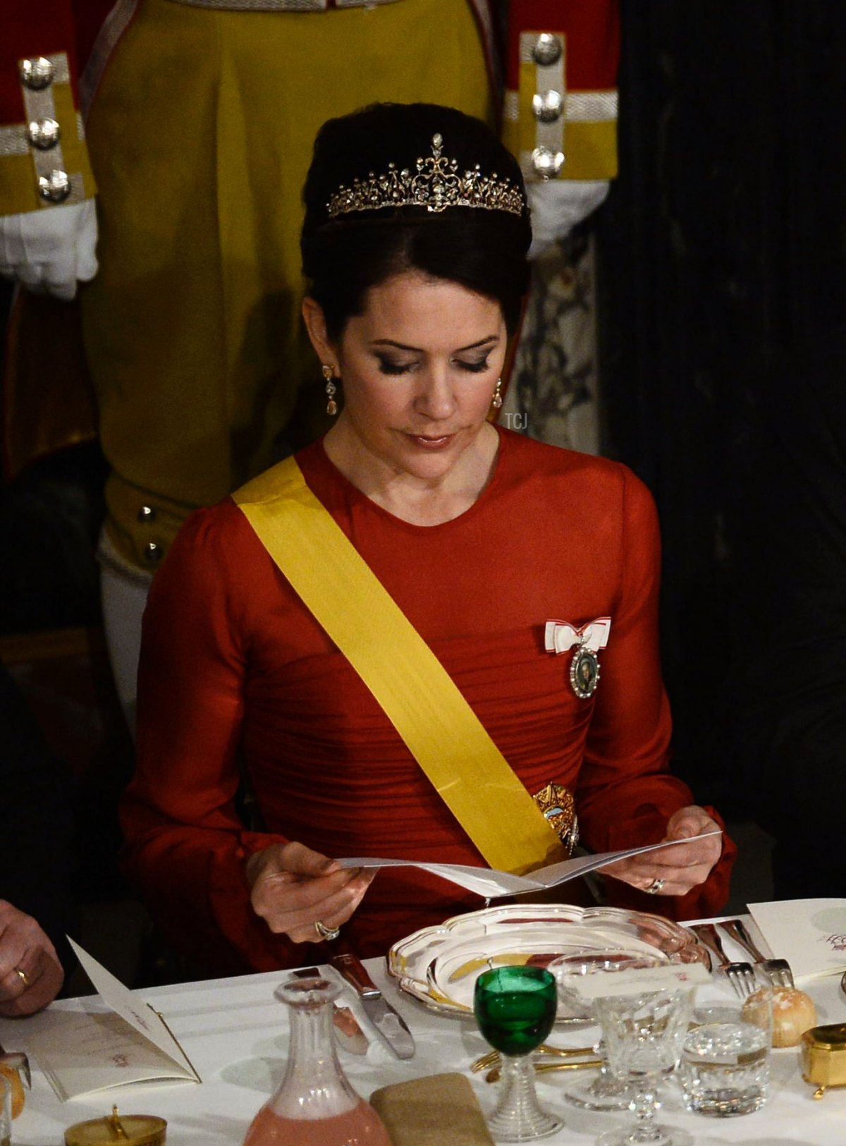 La Principessa ereditaria Mary di Danimarca partecipa alla cena di gala al Palazzo di Fredensborg il 13 aprile 2016, nell'ambito della visita di stato di due giorni del presidente messicano in Danimarca (MATHIAS LOEVGREEN BOJESEN/AFP via Getty Images)