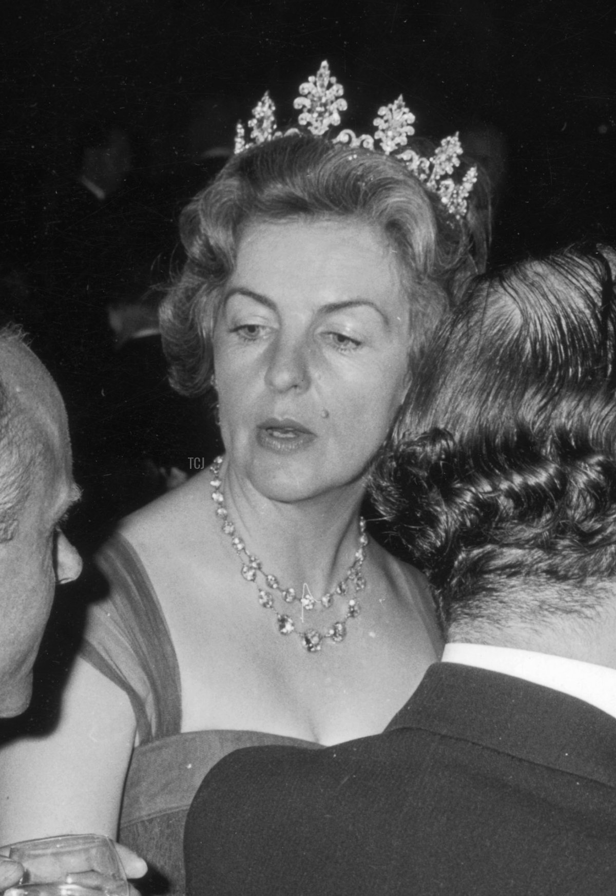 Deborah Mitford, Duchessa del Devonshire al Dorchester Hotel, Londra, 27 Giugno 1961 (Evening Standard/Hulton Archive/Getty Images)