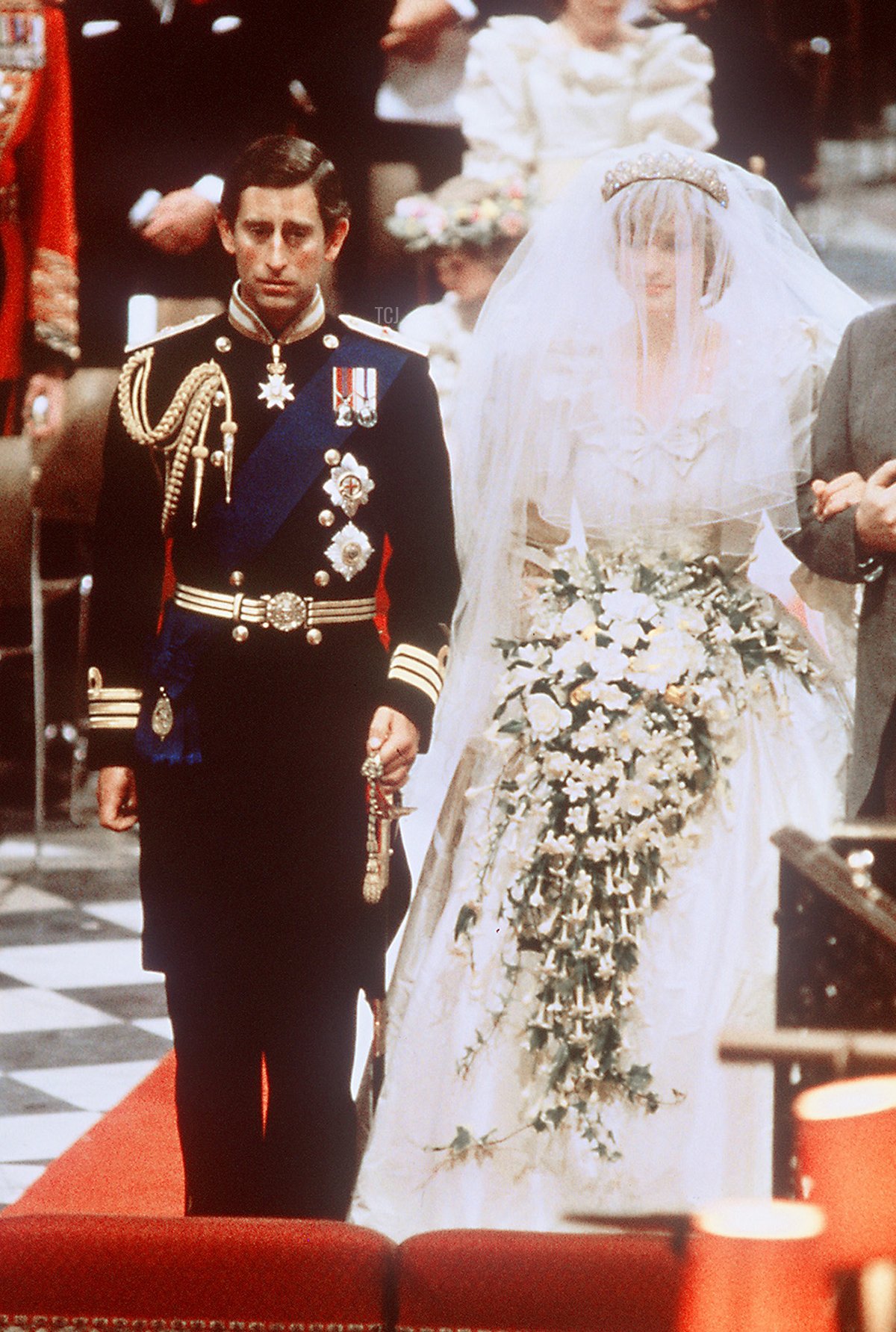 Il Principe di Galles e Lady Diana Spencer durante la cerimonia di matrimonio presso la Cattedrale di St Paul a Londra, 29 Luglio 1981 (AFP via Getty Images)