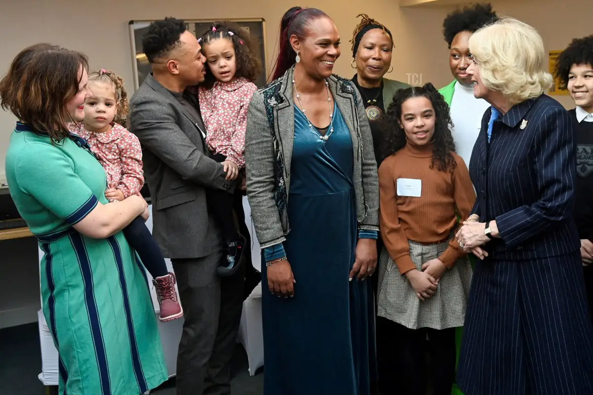 La regina Camilla visita il S.T.O.R.M Family Centre, a Londra, il 9 febbraio 2023 (Toby Melville - WPA Pool/Getty Images)