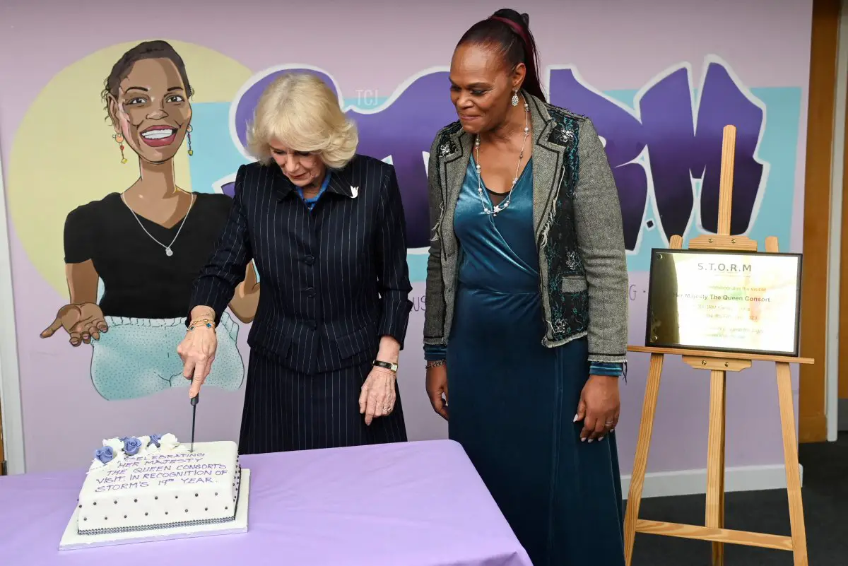 La regina Camilla visita il S.T.O.R.M Family Centre, a Londra, il 9 febbraio 2023 (Toby Melville - WPA Pool/Getty Images)