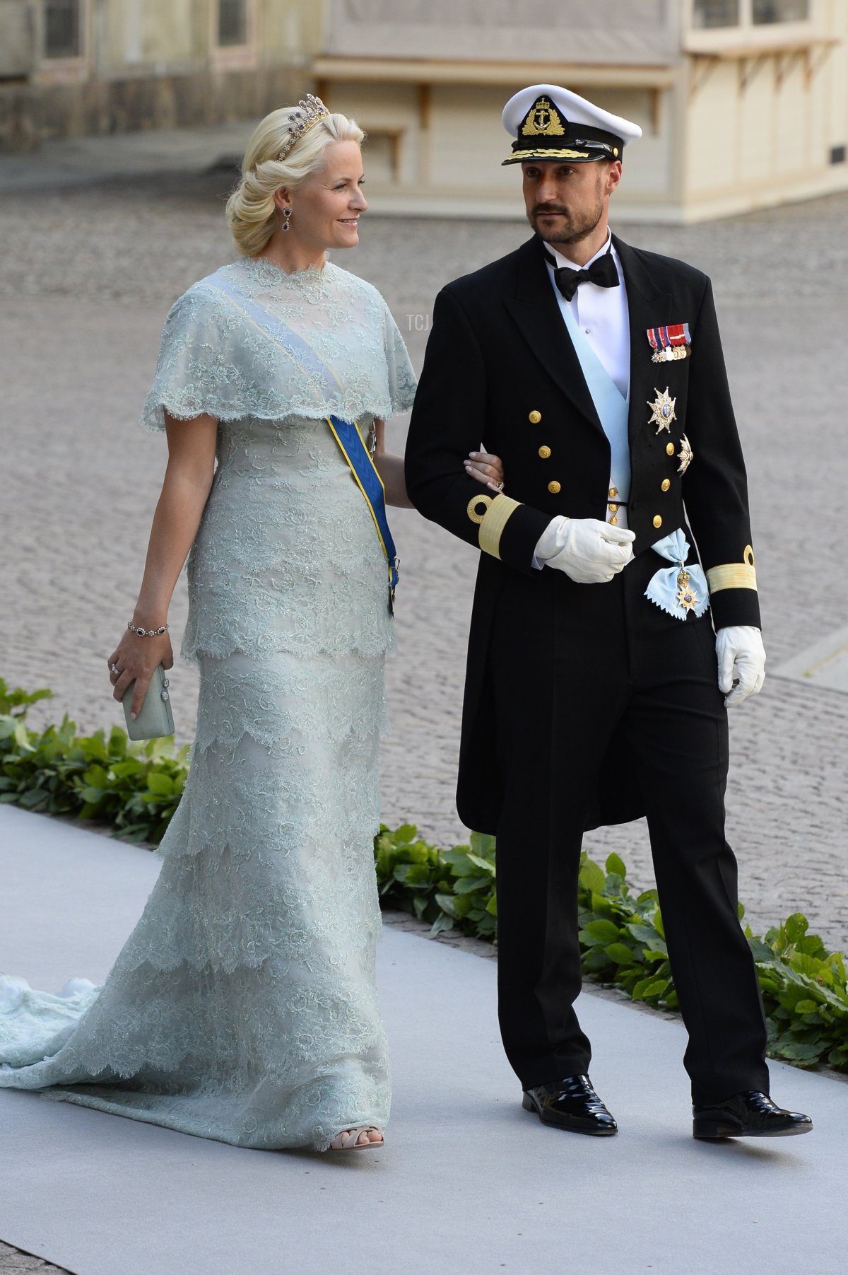 Il principe ereditario Haakon e la principessa Mette-Marit di Norvegia partecipano al matrimonio della principessa Madeleine di Svezia e Christopher O'Neill l'8 giugno 2013 a Stoccolma, Svezia (JONATHAN NACKSTRAND/AFP via Getty Images)