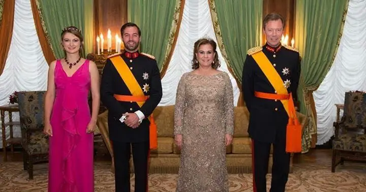 Il Granduca Henri, la Granduchessa Maria Teresa, il Granduca d'eredità Guillaume e la Granduchessa d'eredità Stéphanie partecipano a una gala che celebra la Festa Nazionale del Lussemburgo il 23 giugno 2013 (Cour Grand-Ducale)